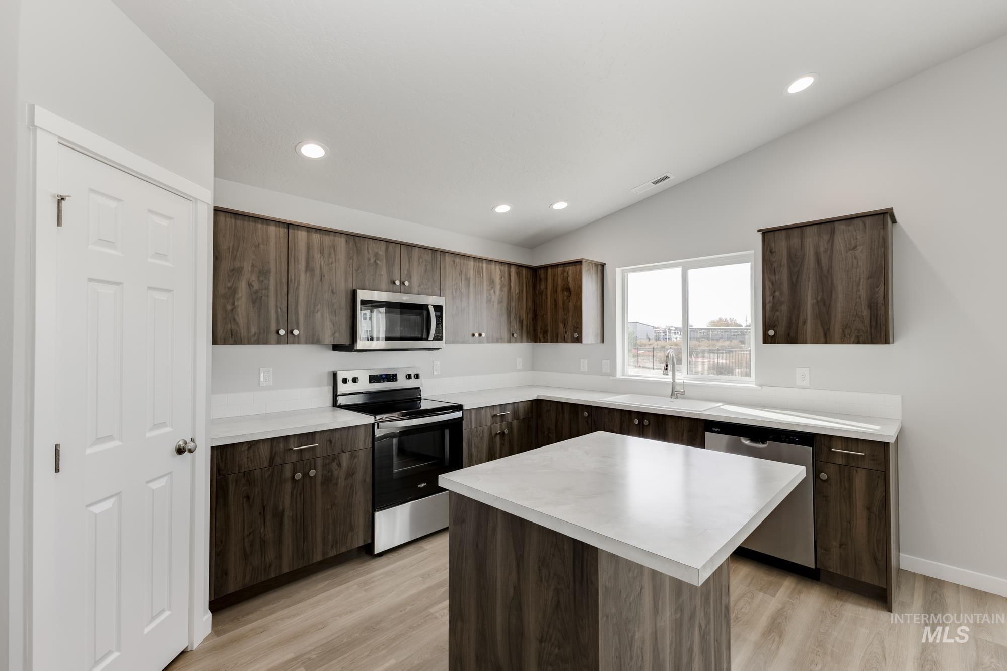 39 S Lancaster Pl, Nampa, Idaho 83651, 4 Bedrooms, 2 Bathrooms, Residential For Sale, Price $444,990,MLS 98965346