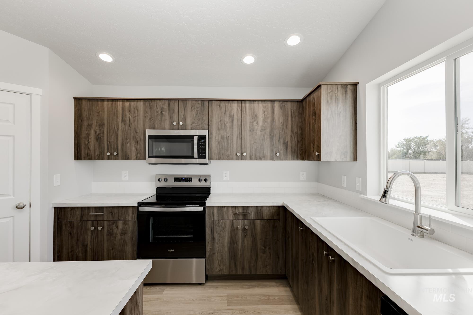 39 S Lancaster Pl, Nampa, Idaho 83651, 4 Bedrooms, 2 Bathrooms, Residential For Sale, Price $444,990,MLS 98965346