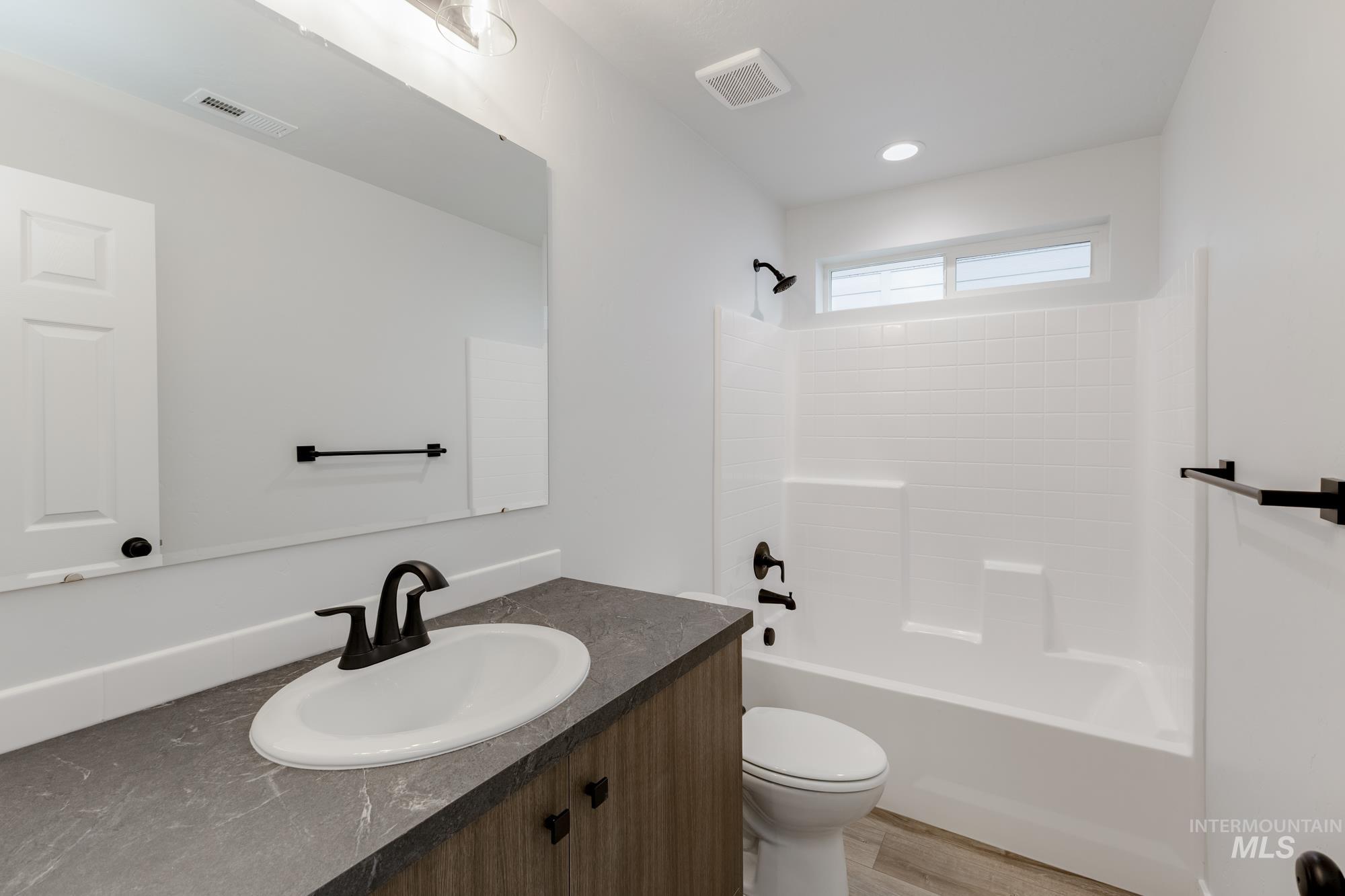 3878 E Syracuse St, Nampa, Idaho 83686, 4 Bedrooms, 2 Bathrooms, Residential For Sale, Price $414,990,MLS 98965351