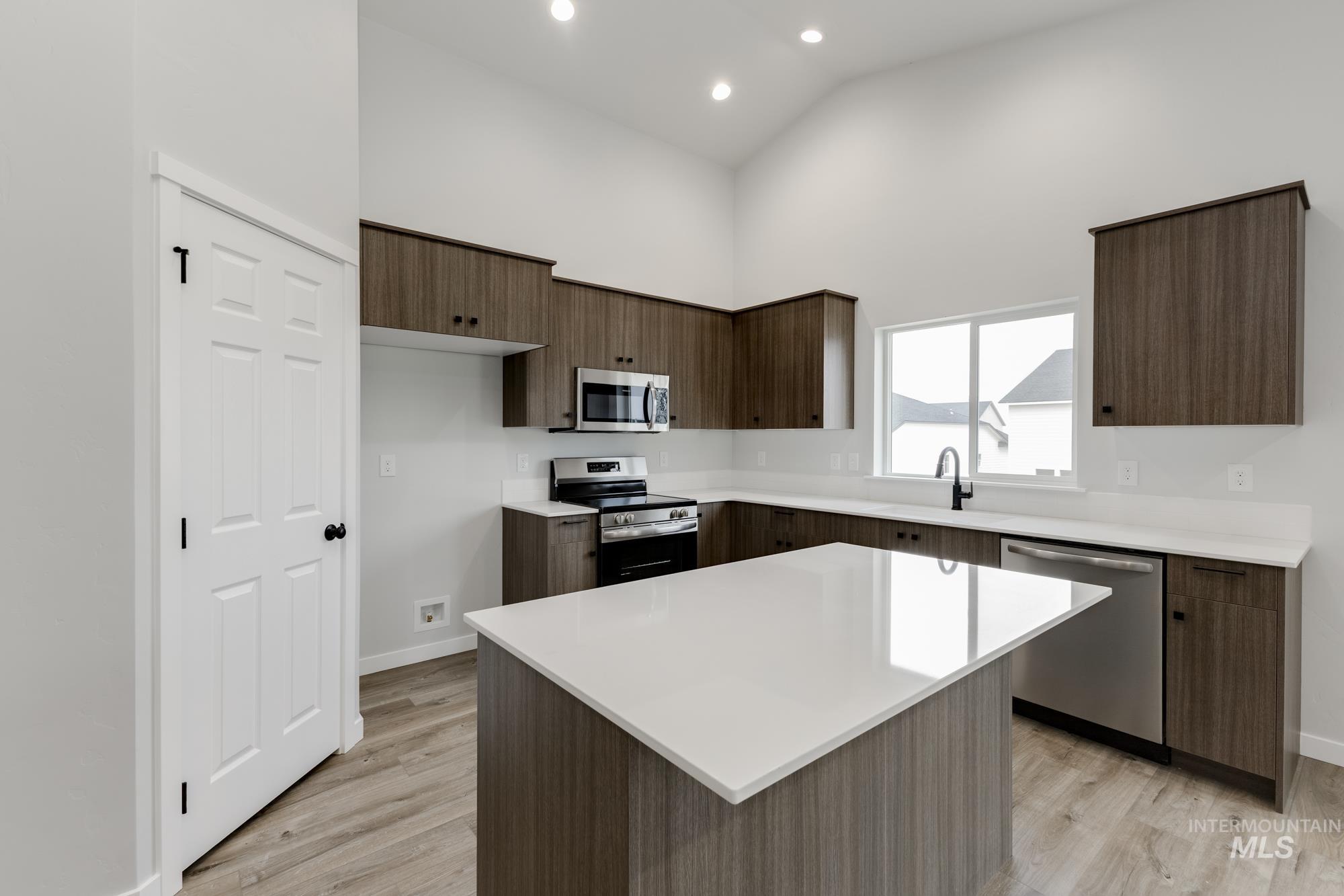 3878 E Syracuse St, Nampa, Idaho 83686, 4 Bedrooms, 2 Bathrooms, Residential For Sale, Price $414,990,MLS 98965351