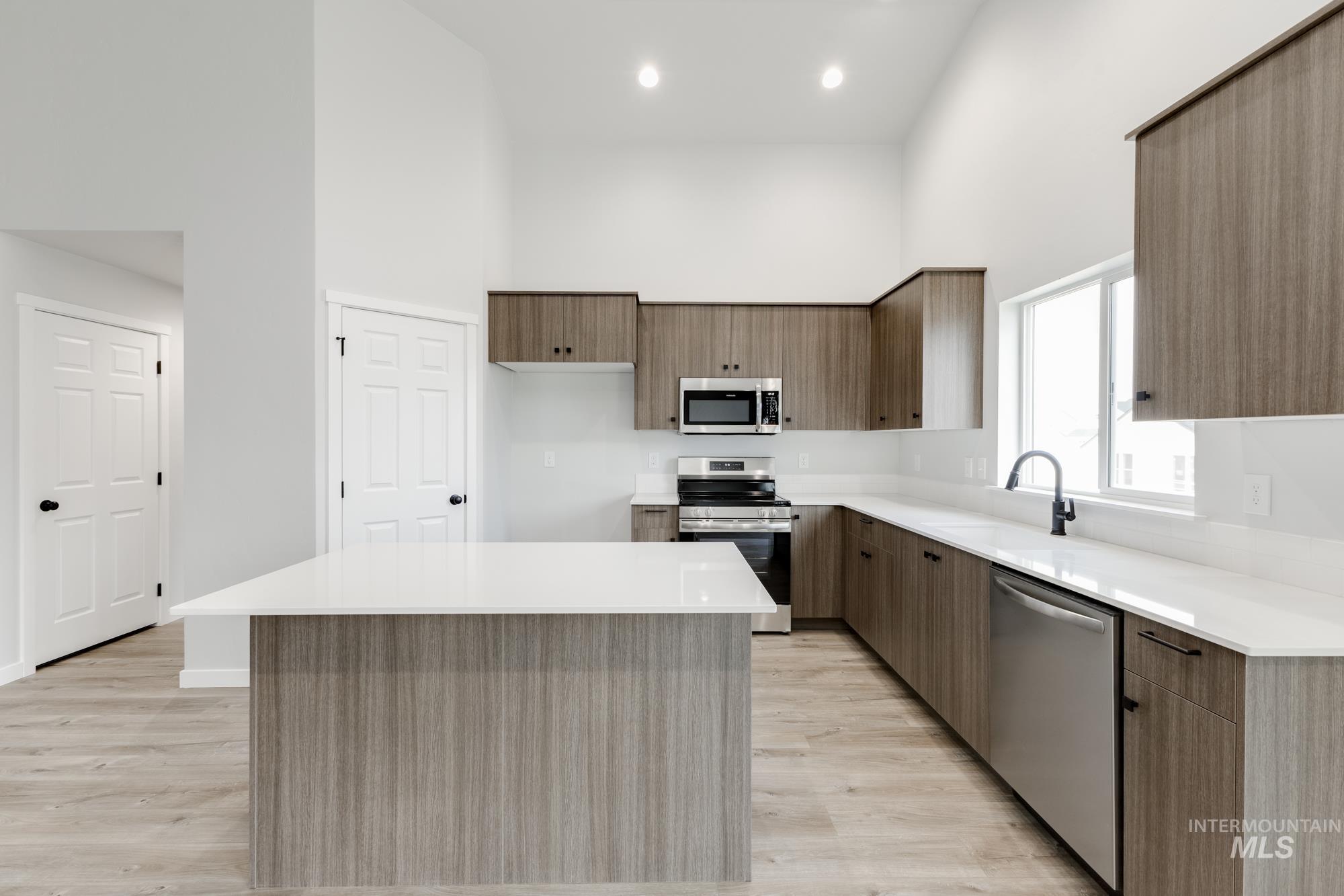 3878 E Syracuse St, Nampa, Idaho 83686, 4 Bedrooms, 2 Bathrooms, Residential For Sale, Price $414,990,MLS 98965351