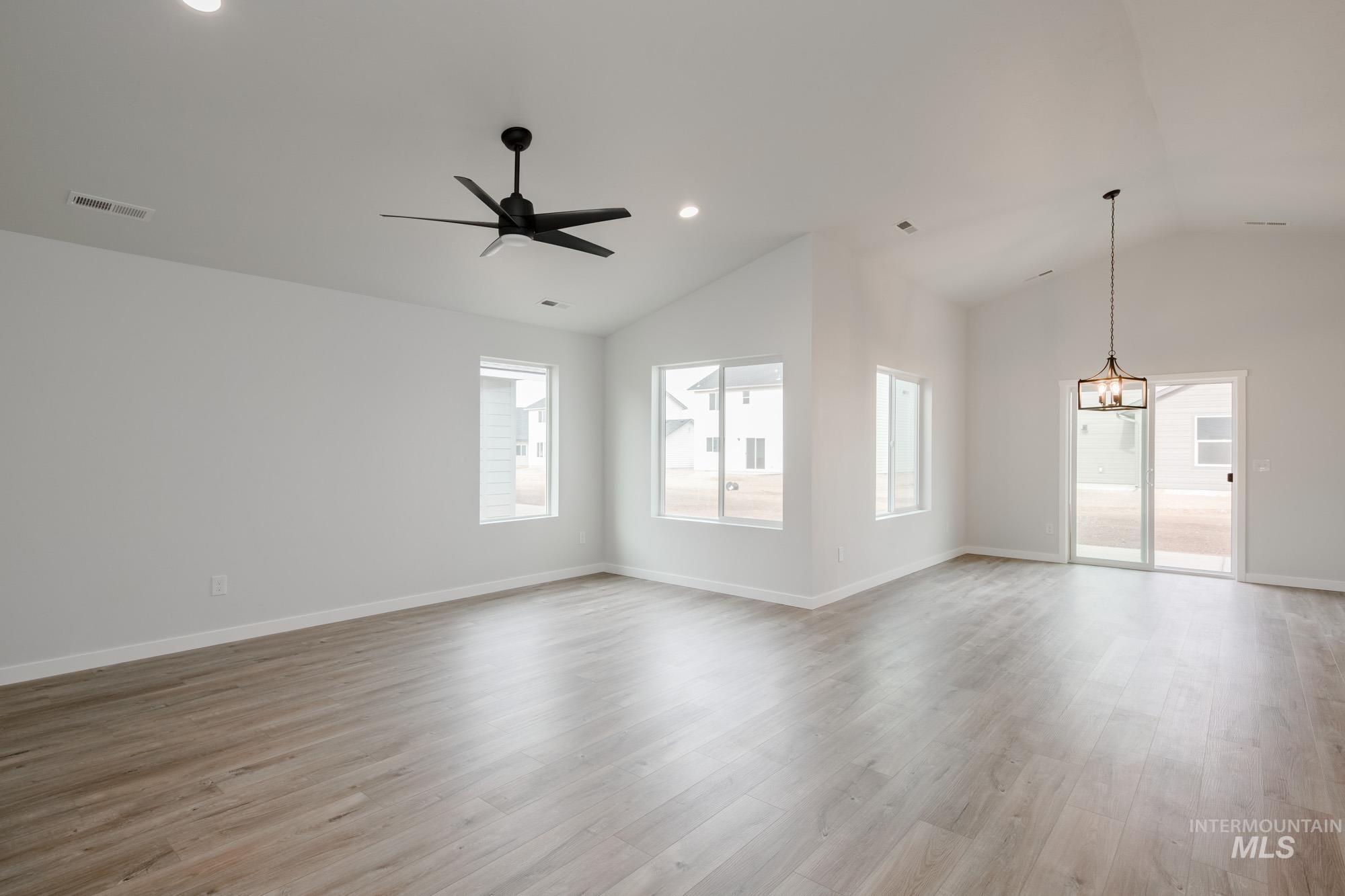 3806 E Syracuse St, Nampa, Idaho 83686, 4 Bedrooms, 2 Bathrooms, Residential For Sale, Price $434,990,MLS 98965354