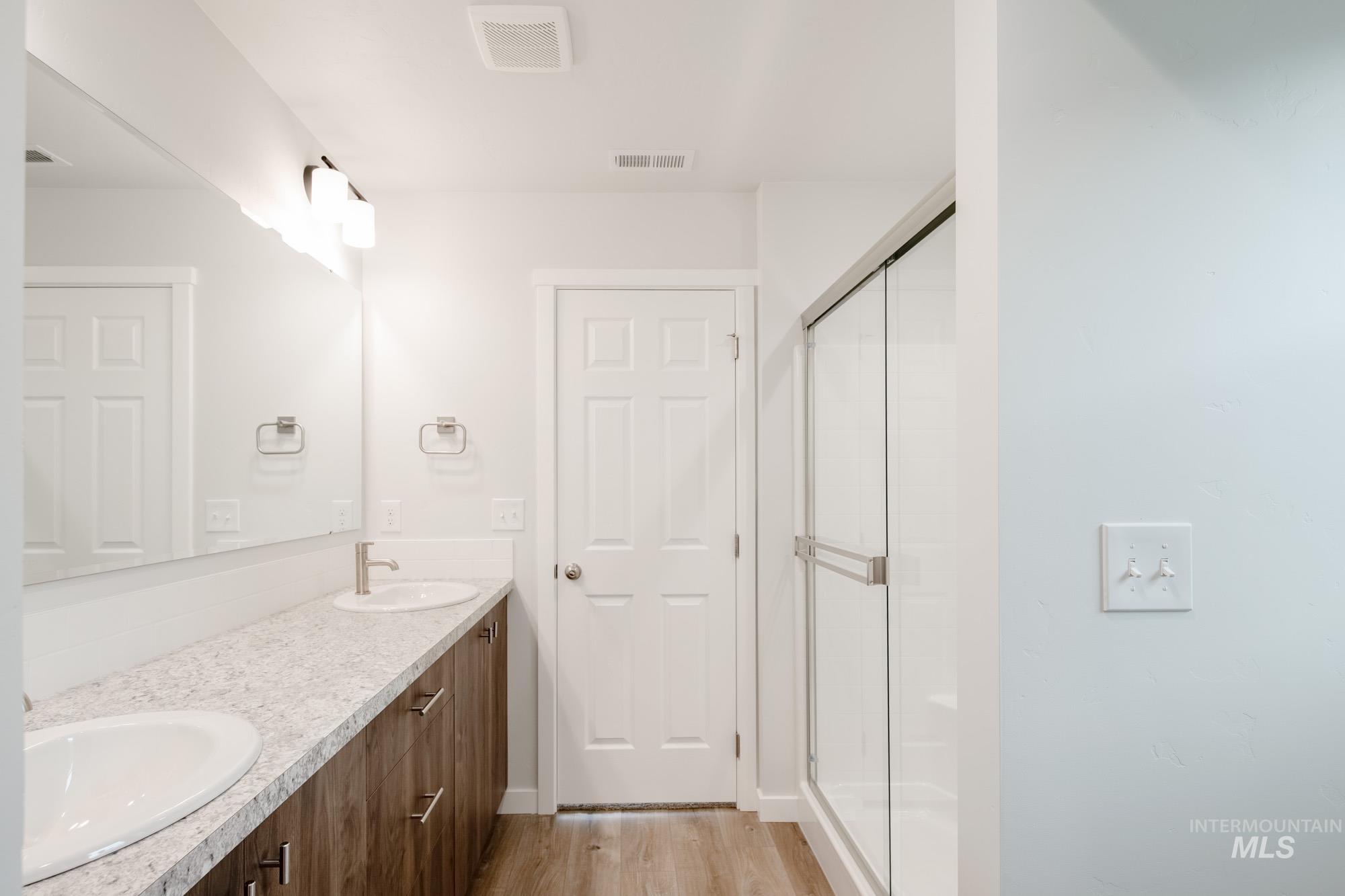 3806 E Syracuse St, Nampa, Idaho 83686, 4 Bedrooms, 2 Bathrooms, Residential For Sale, Price $434,990,MLS 98965354