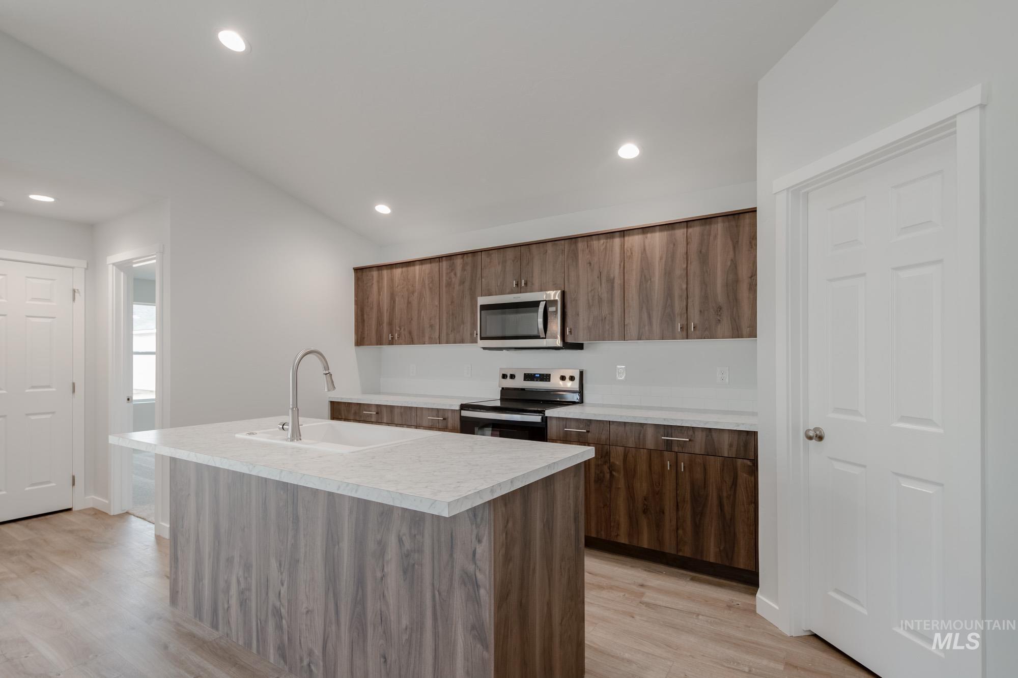 3806 E Syracuse St, Nampa, Idaho 83686, 4 Bedrooms, 2 Bathrooms, Residential For Sale, Price $434,990,MLS 98965354