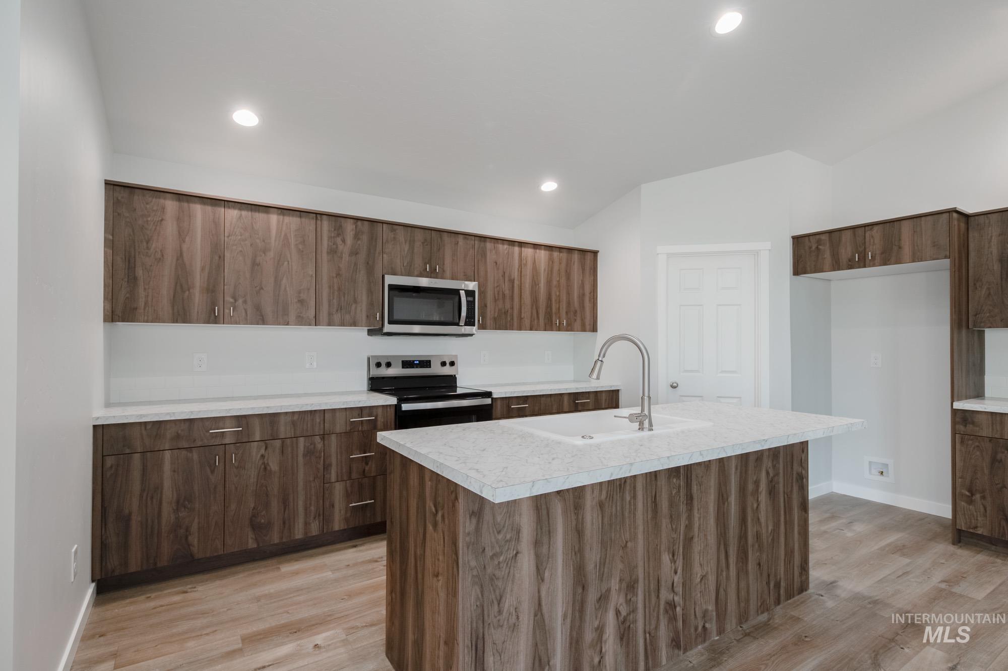 3806 E Syracuse St, Nampa, Idaho 83686, 4 Bedrooms, 2 Bathrooms, Residential For Sale, Price $434,990,MLS 98965354