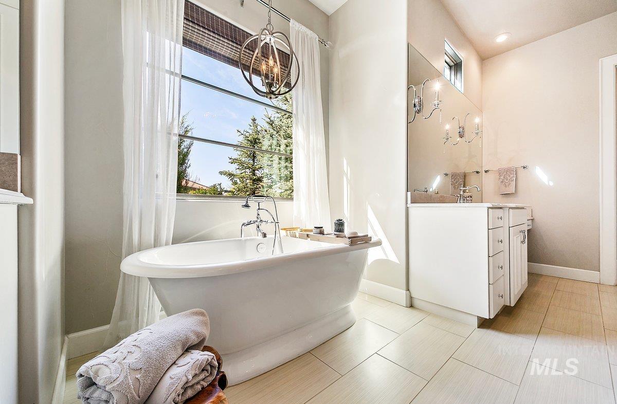 10185 Copperhead Lane, Caldwell, Idaho 83607, 3 Bedrooms, 2.5 Bathrooms, Residential For Sale, Price $1,395,000, 98965362