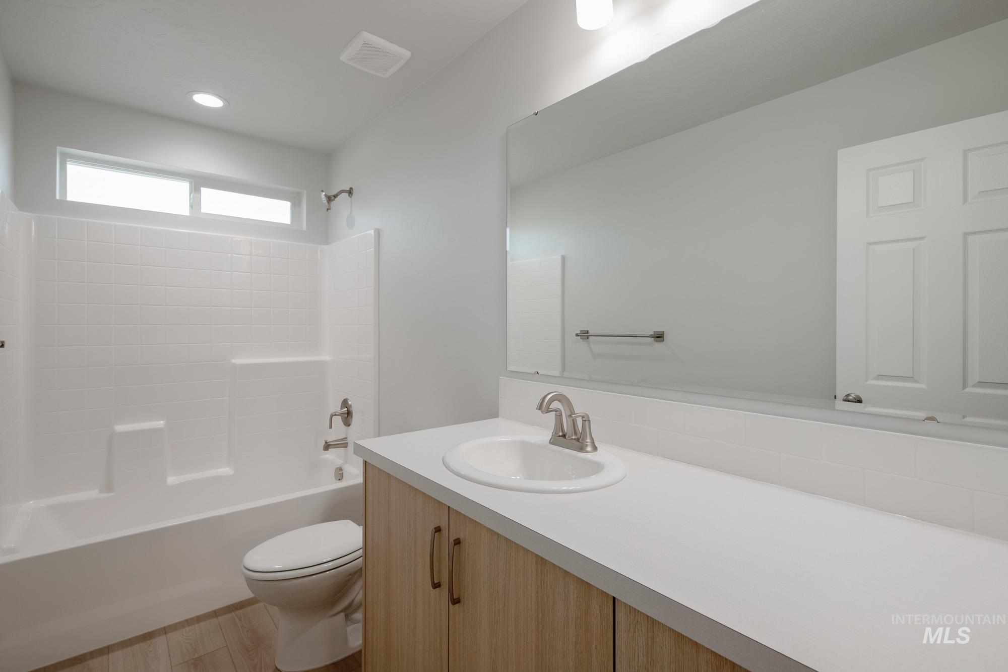 3394 E Red Maple Ct, Nampa, Idaho 83686, 4 Bedrooms, 2.5 Bathrooms, Residential For Sale, Price $454,990,MLS 98965364