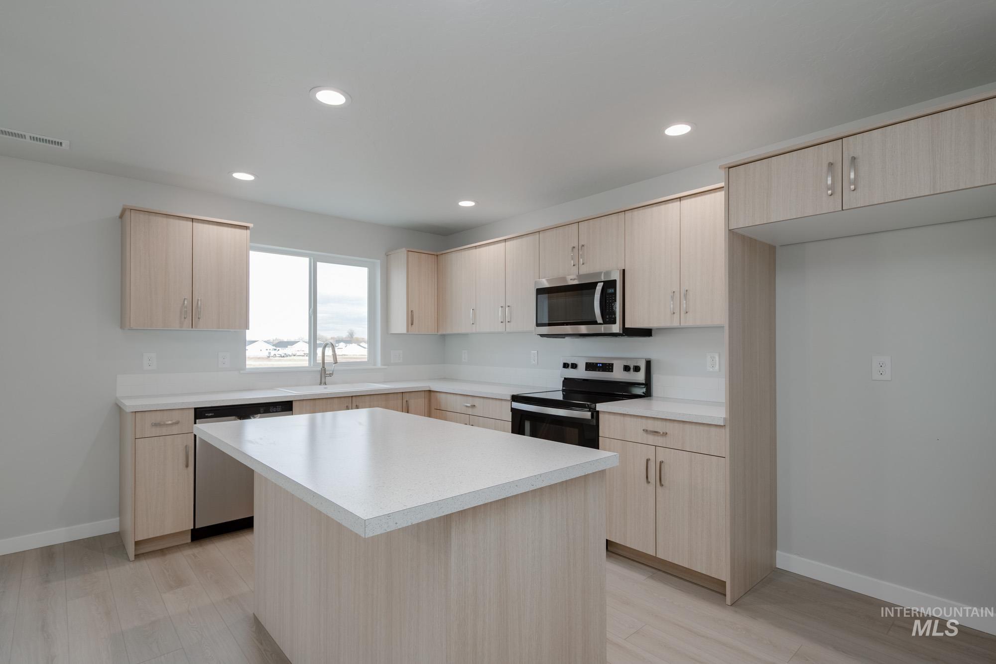 3394 E Red Maple Ct, Nampa, Idaho 83686, 4 Bedrooms, 2.5 Bathrooms, Residential For Sale, Price $454,990,MLS 98965364