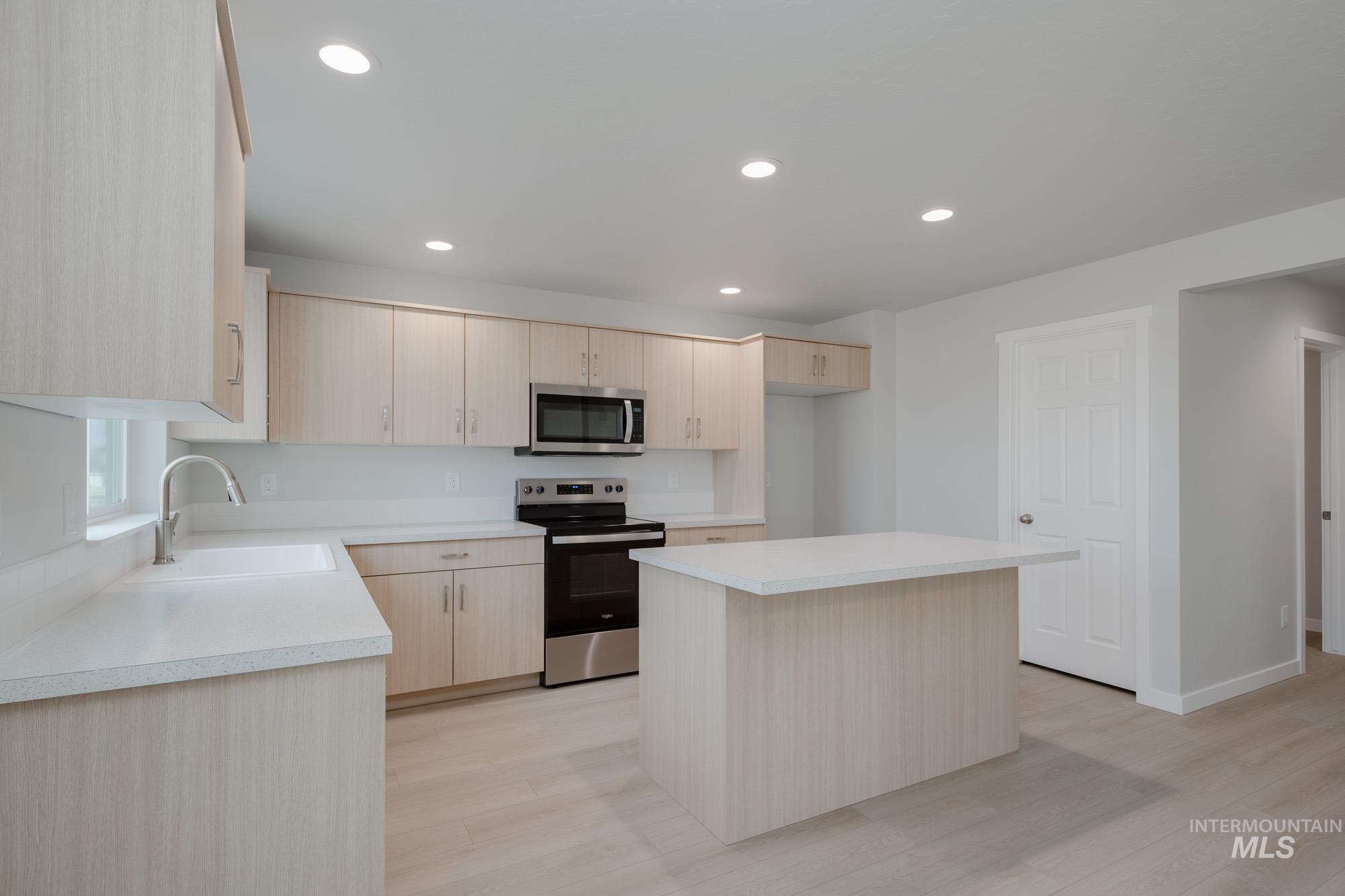 3394 E Red Maple Ct, Nampa, Idaho 83686, 4 Bedrooms, 2.5 Bathrooms, Residential For Sale, Price $454,990,MLS 98965364