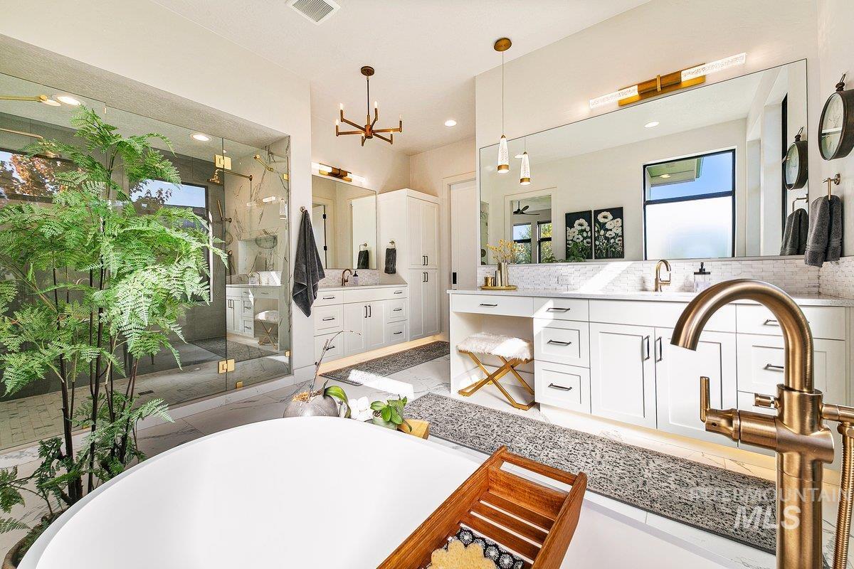 10205 Copperhead Lane, Caldwell, Idaho 83607, 3 Bedrooms, 3 Bathrooms, Residential For Sale, Price $1,395,000, 98965365