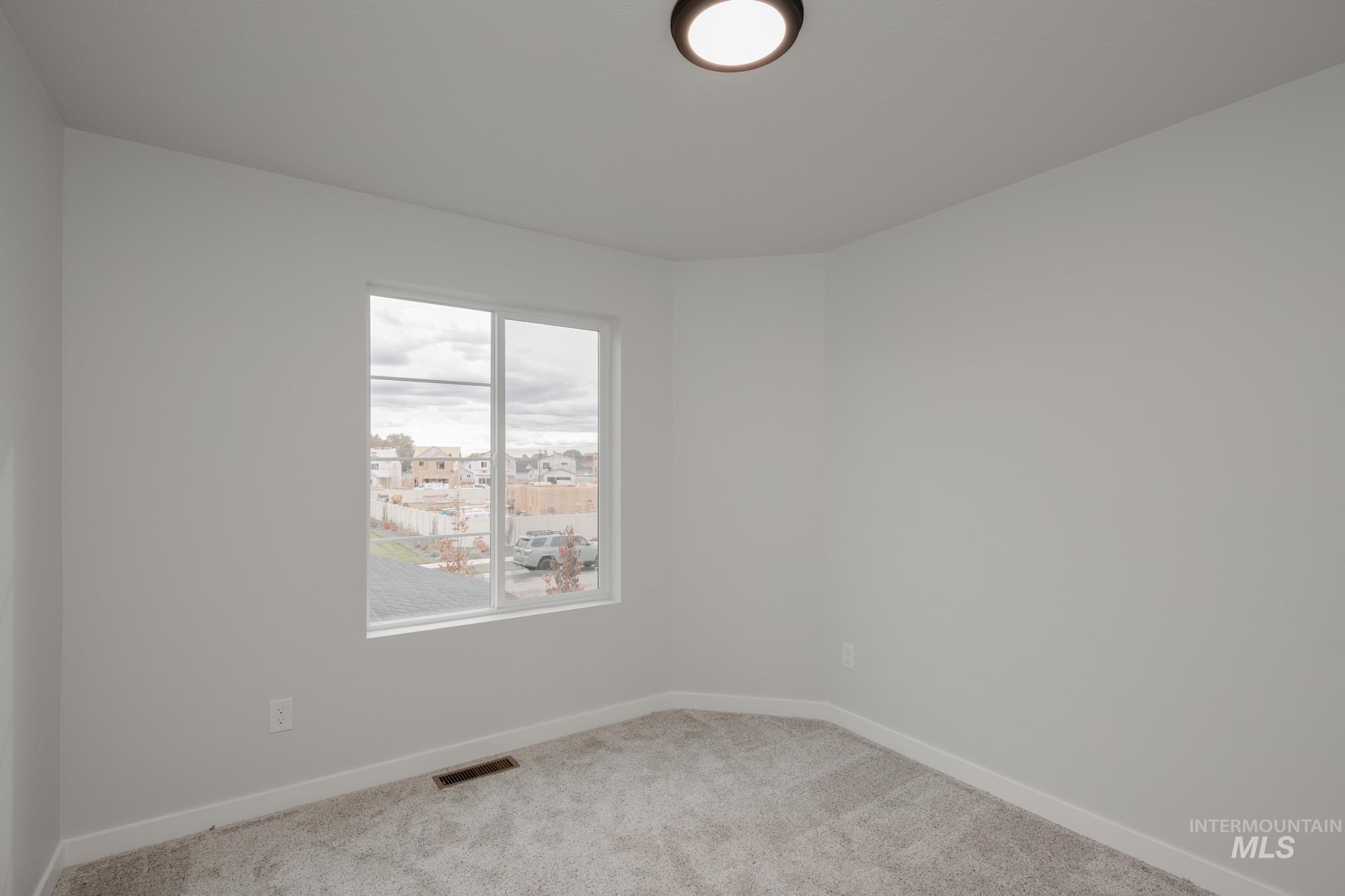 39 S Sweetgrass Ave, Nampa, Idaho 83651, 3 Bedrooms, 2.5 Bathrooms, Residential For Sale, Price $394,990,MLS 98965367