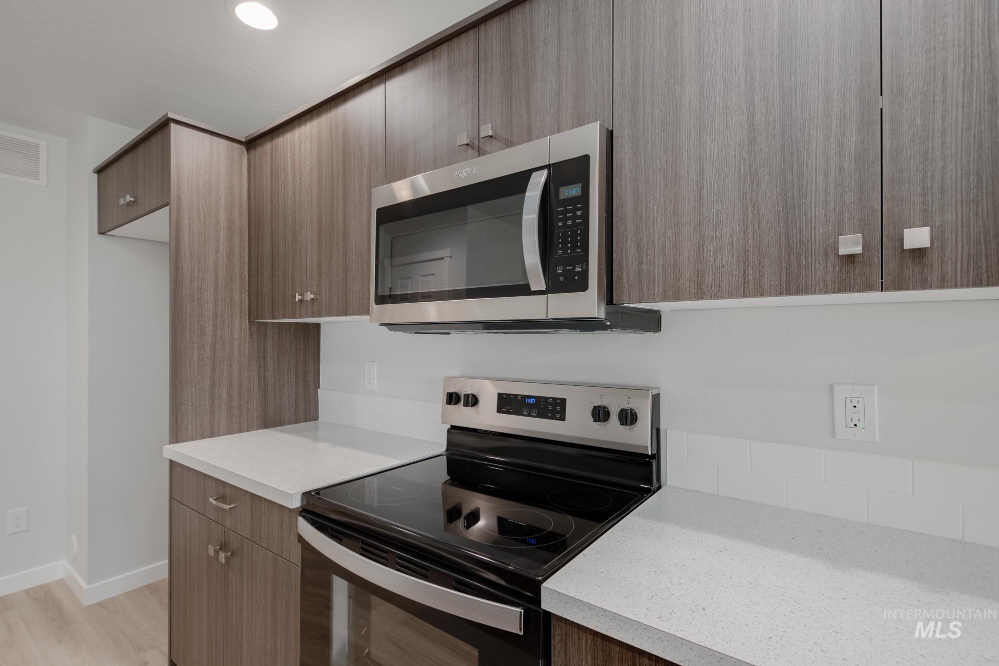 39 S Sweetgrass Ave, Nampa, Idaho 83651, 3 Bedrooms, 2.5 Bathrooms, Residential For Sale, Price $394,990,MLS 98965367