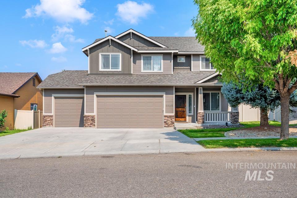 1935 S Sandcrest Way, Nampa, Idaho 83686, 4 Bedrooms, 2.5 Bathrooms, Residential For Sale, Price $479,900,MLS 98965377