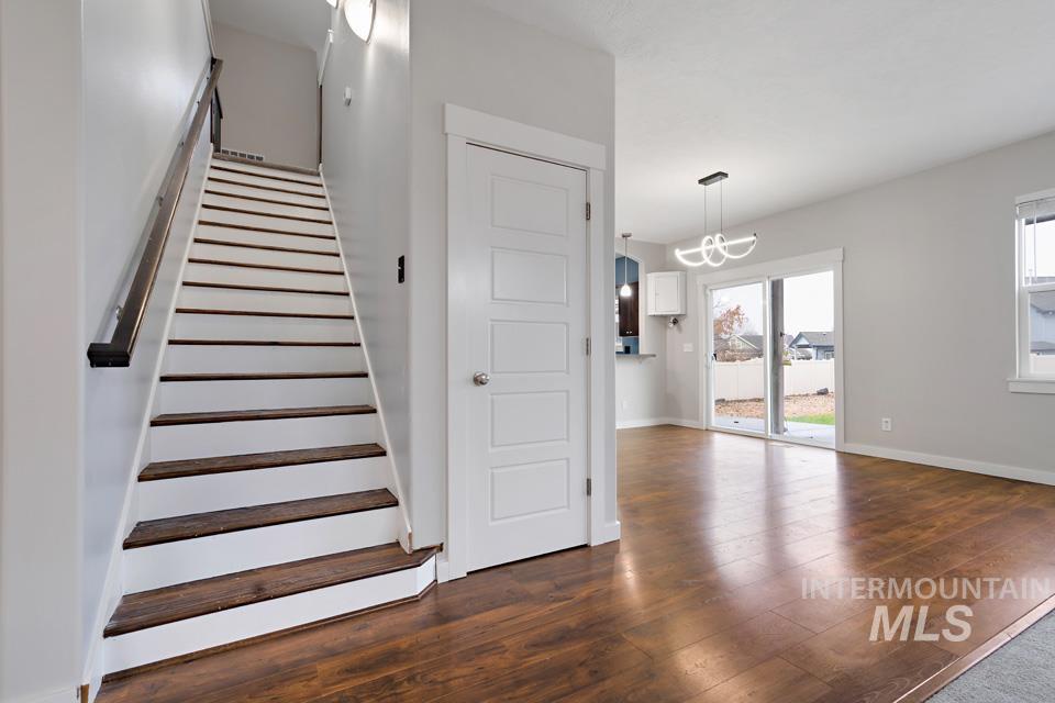 1935 S Sandcrest Way, Nampa, Idaho 83686, 4 Bedrooms, 2.5 Bathrooms, Residential For Sale, Price $479,900,MLS 98965377