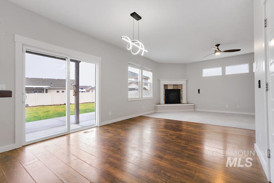 1935 S Sandcrest Way, Nampa, Idaho 83686, 4 Bedrooms, 2.5 Bathrooms, Residential For Sale, Price $479,900,MLS 98965377