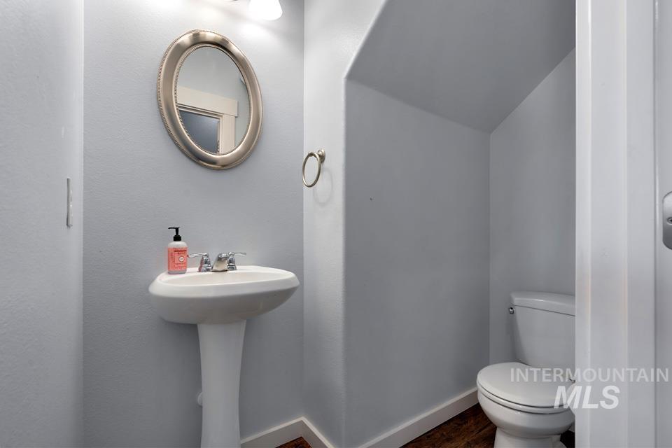 1935 S Sandcrest Way, Nampa, Idaho 83686, 4 Bedrooms, 2.5 Bathrooms, Residential For Sale, Price $479,900,MLS 98965377