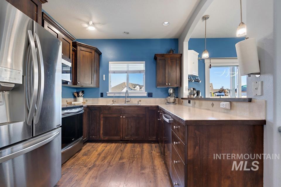 1935 S Sandcrest Way, Nampa, Idaho 83686, 4 Bedrooms, 2.5 Bathrooms, Residential For Sale, Price $479,900,MLS 98965377