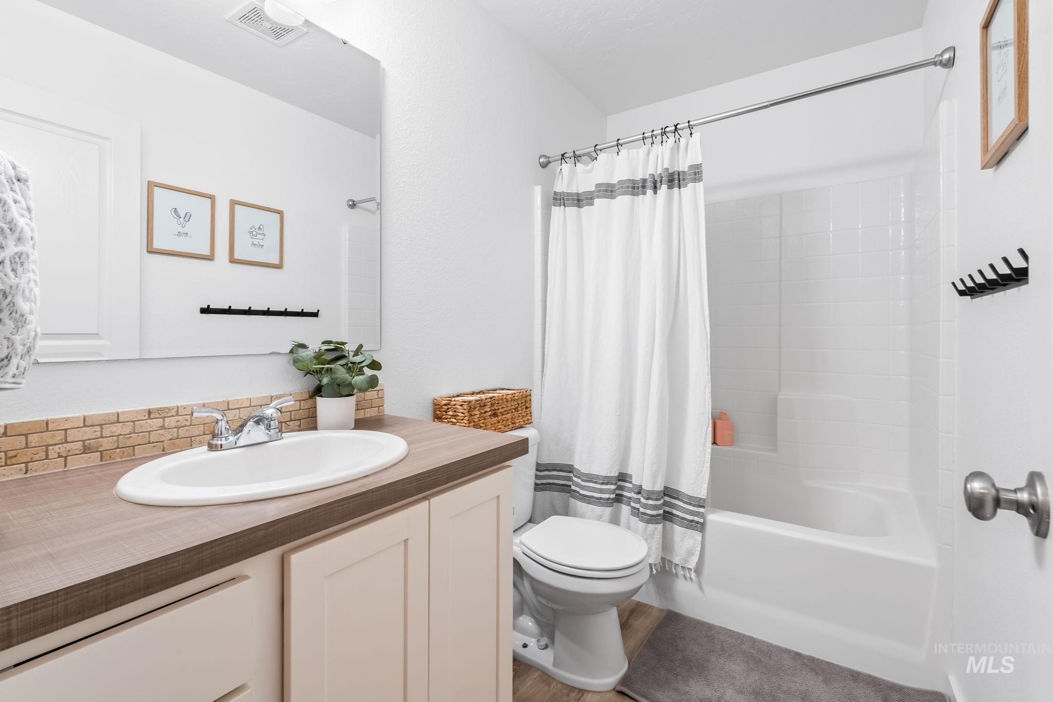 3104 W Pear Apple St, Kuna, Idaho 83634, 4 Bedrooms, 2.5 Bathrooms, Residential For Sale, Price $479,990,MLS 98965379