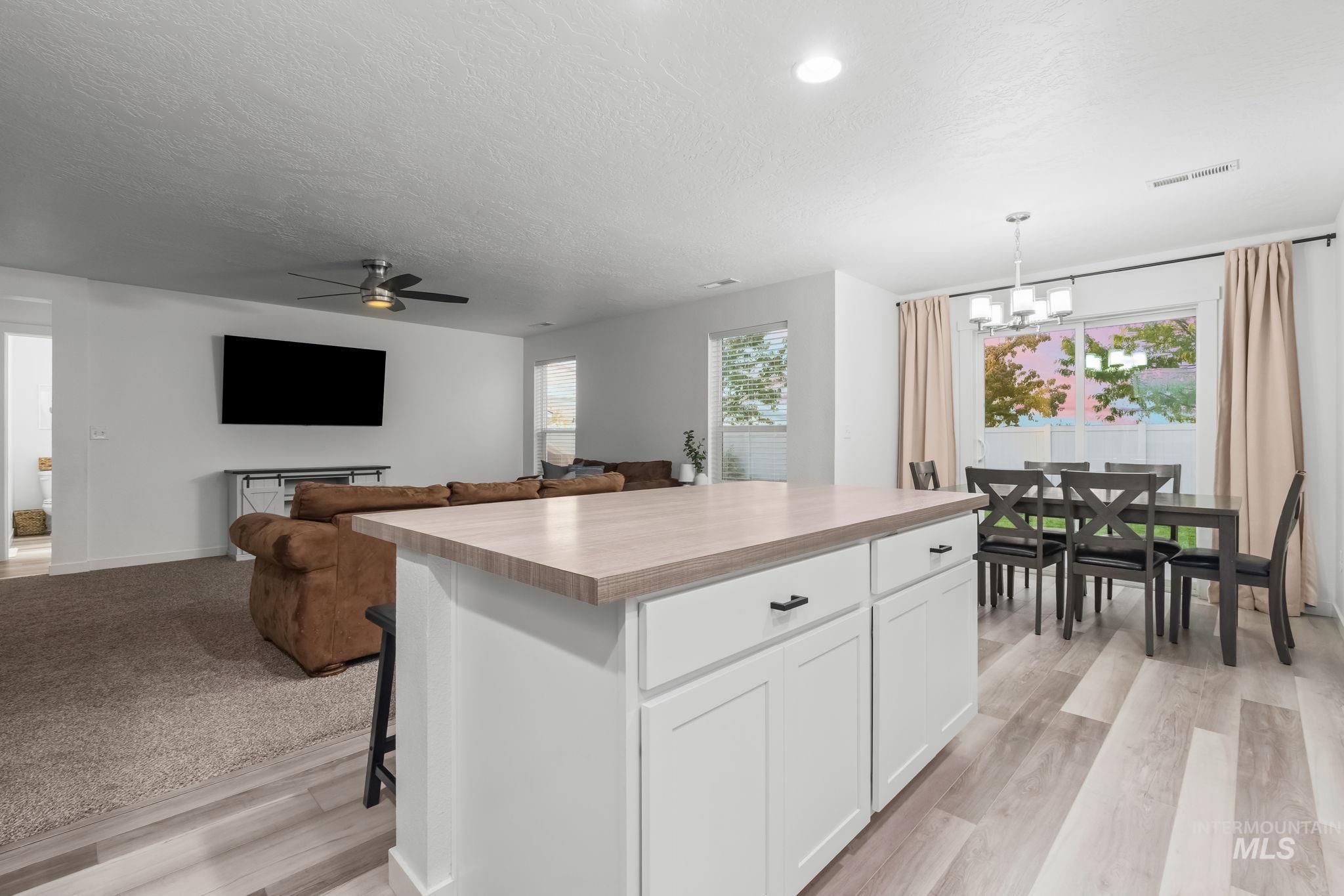 3104 W Pear Apple St, Kuna, Idaho 83634, 4 Bedrooms, 2.5 Bathrooms, Residential For Sale, Price $479,990,MLS 98965379