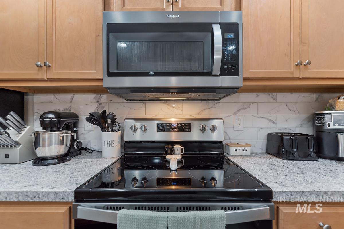 2500 SW Burleywood Path, Kuna, Idaho 83634, 3 Bedrooms, 2 Bathrooms, Residential For Sale, Price $430,000,MLS 98965429