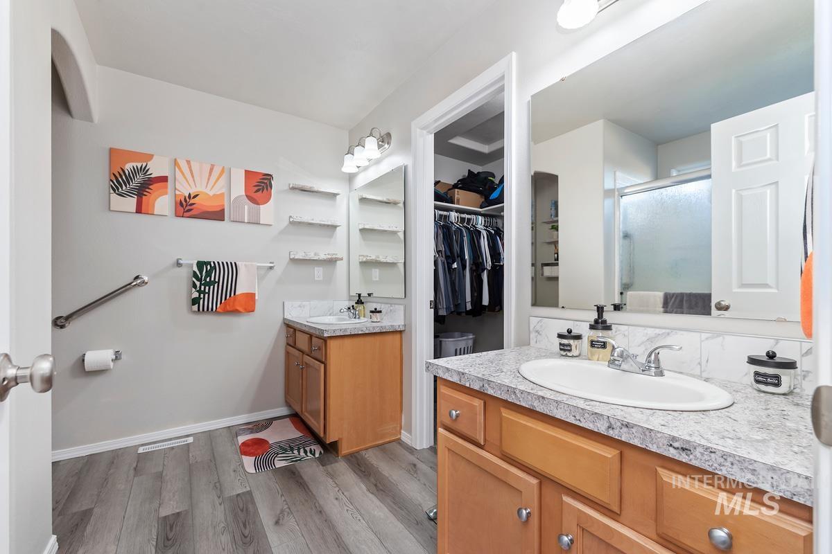 2500 SW Burleywood Path, Kuna, Idaho 83634, 3 Bedrooms, 2 Bathrooms, Residential For Sale, Price $430,000,MLS 98965429