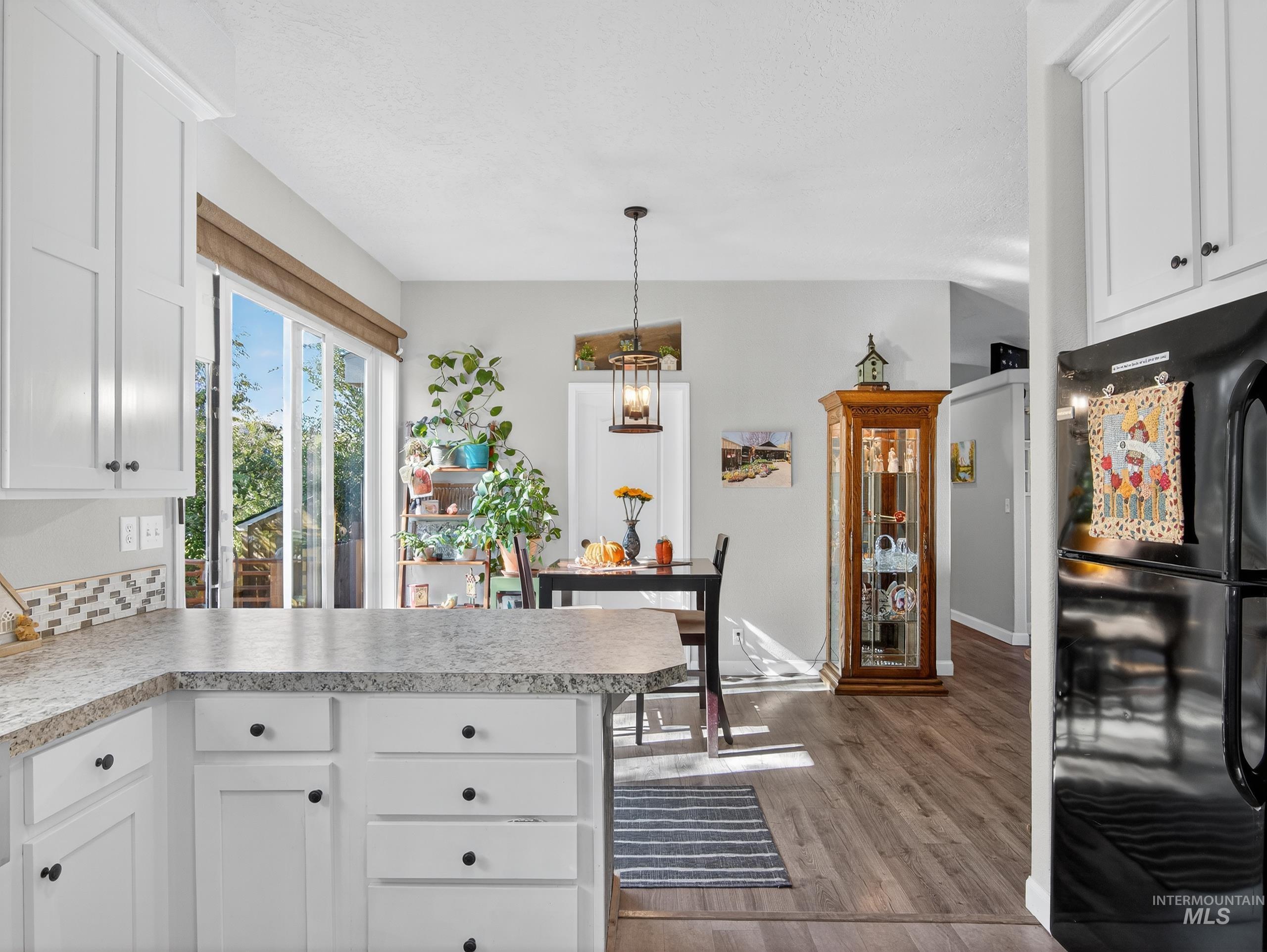 116 S Riverside Dr, Horseshoe Bend, Idaho 83629, 3 Bedrooms, 2 Bathrooms, Residential For Sale, Price $364,000,MLS 98965432