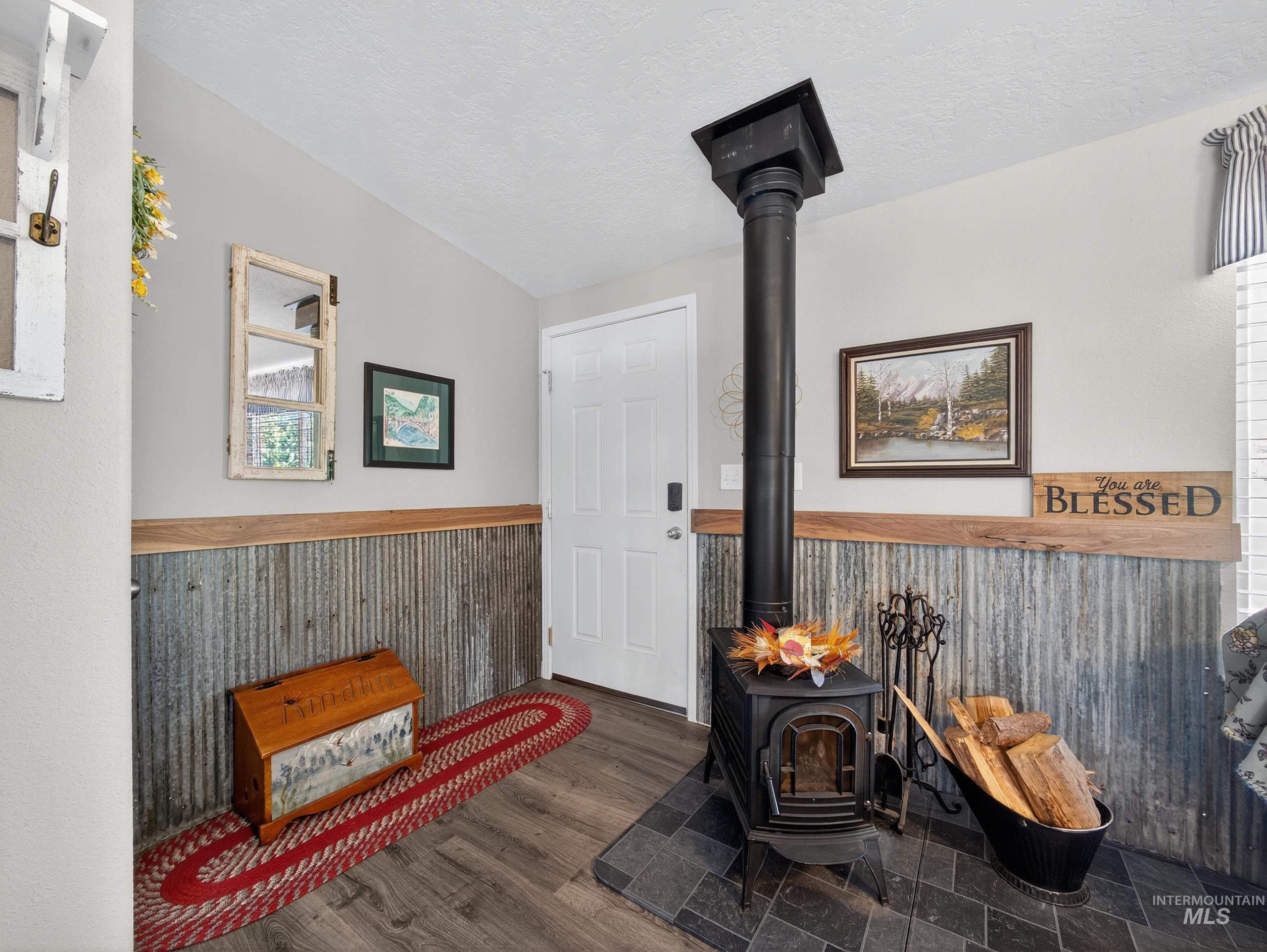 116 S Riverside Dr, Horseshoe Bend, Idaho 83629, 3 Bedrooms, 2 Bathrooms, Residential For Sale, Price $364,000,MLS 98965432