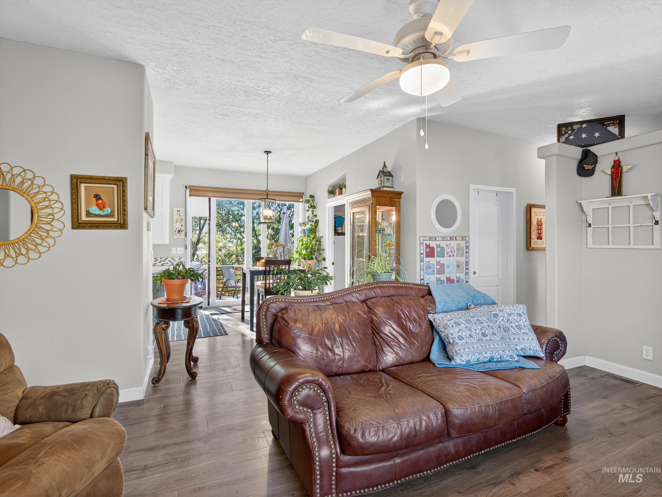 116 S Riverside Dr, Horseshoe Bend, Idaho 83629, 3 Bedrooms, 2 Bathrooms, Residential For Sale, Price $364,000,MLS 98965432