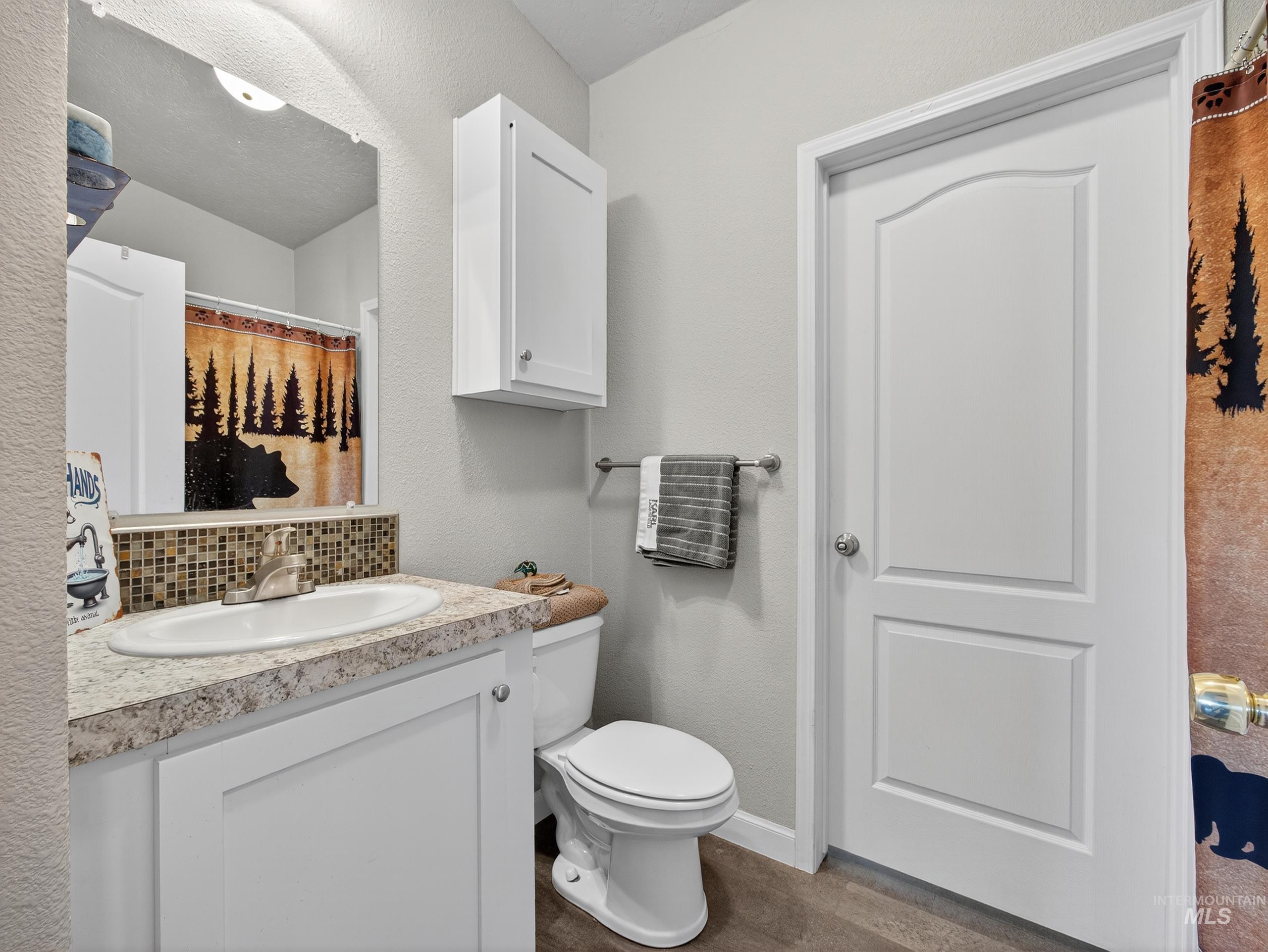 116 S Riverside Dr, Horseshoe Bend, Idaho 83629, 3 Bedrooms, 2 Bathrooms, Residential For Sale, Price $364,000,MLS 98965432