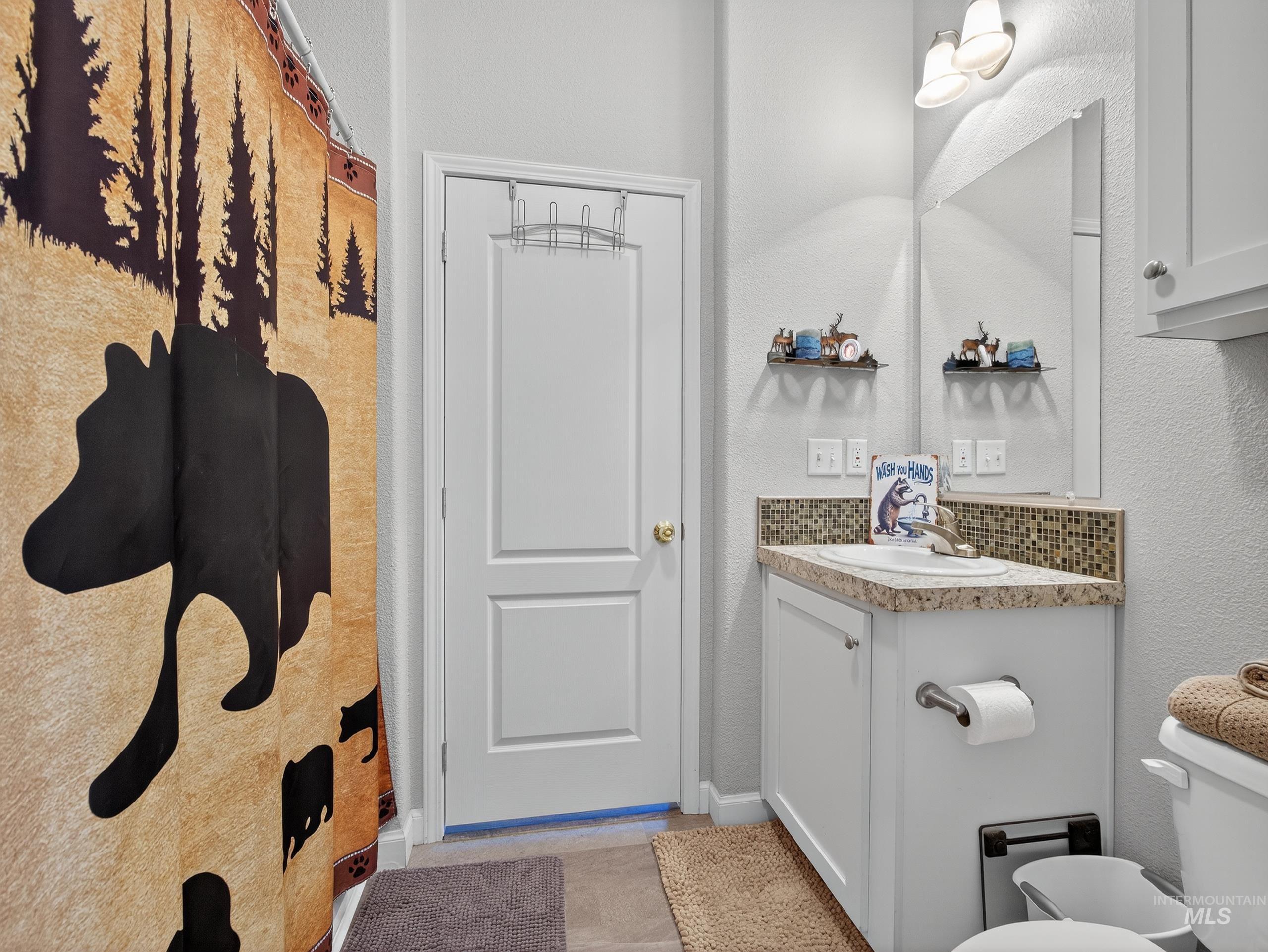 116 S Riverside Dr, Horseshoe Bend, Idaho 83629, 3 Bedrooms, 2 Bathrooms, Residential For Sale, Price $364,000,MLS 98965432