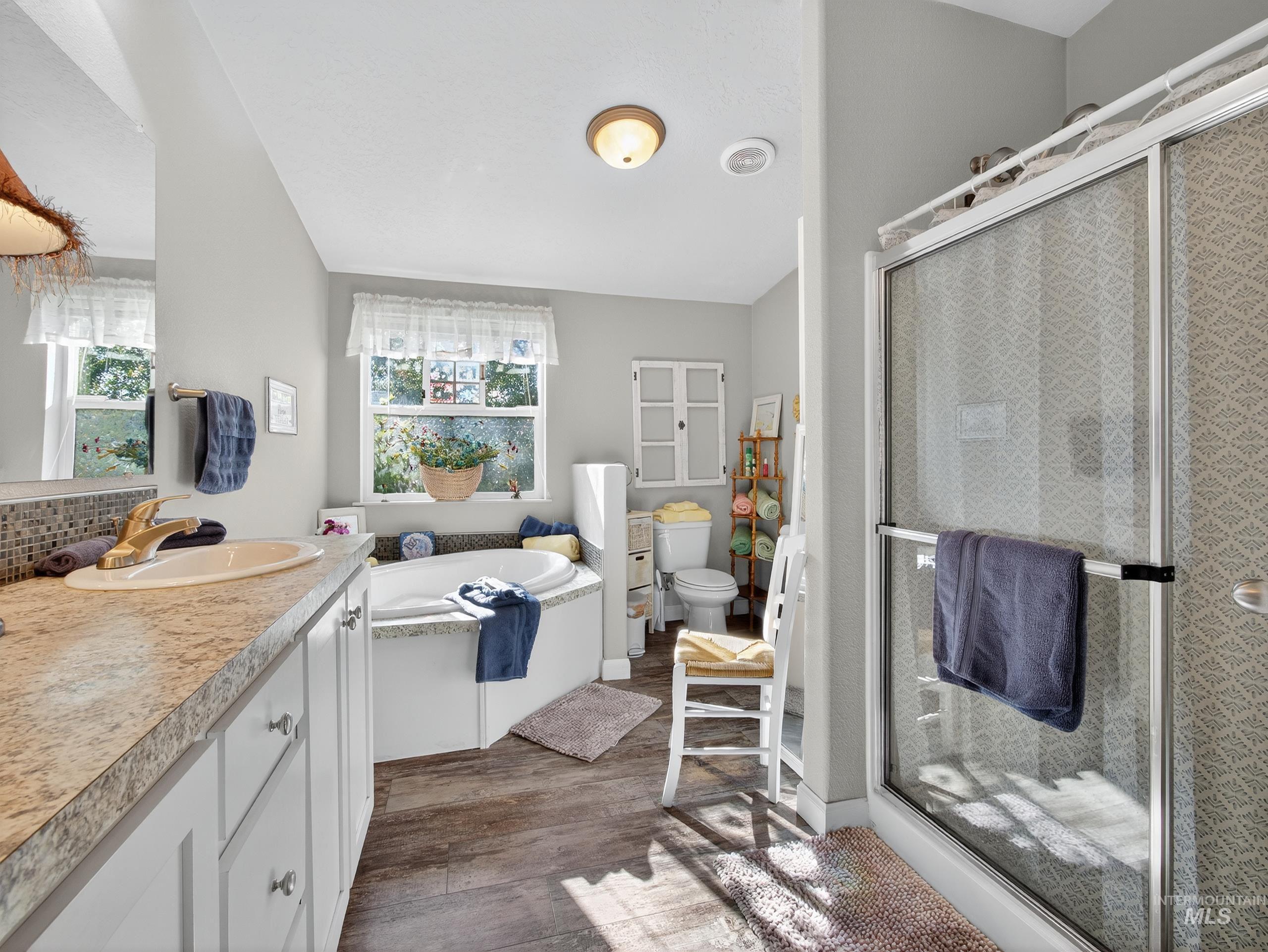 116 S Riverside Dr, Horseshoe Bend, Idaho 83629, 3 Bedrooms, 2 Bathrooms, Residential For Sale, Price $364,000,MLS 98965432