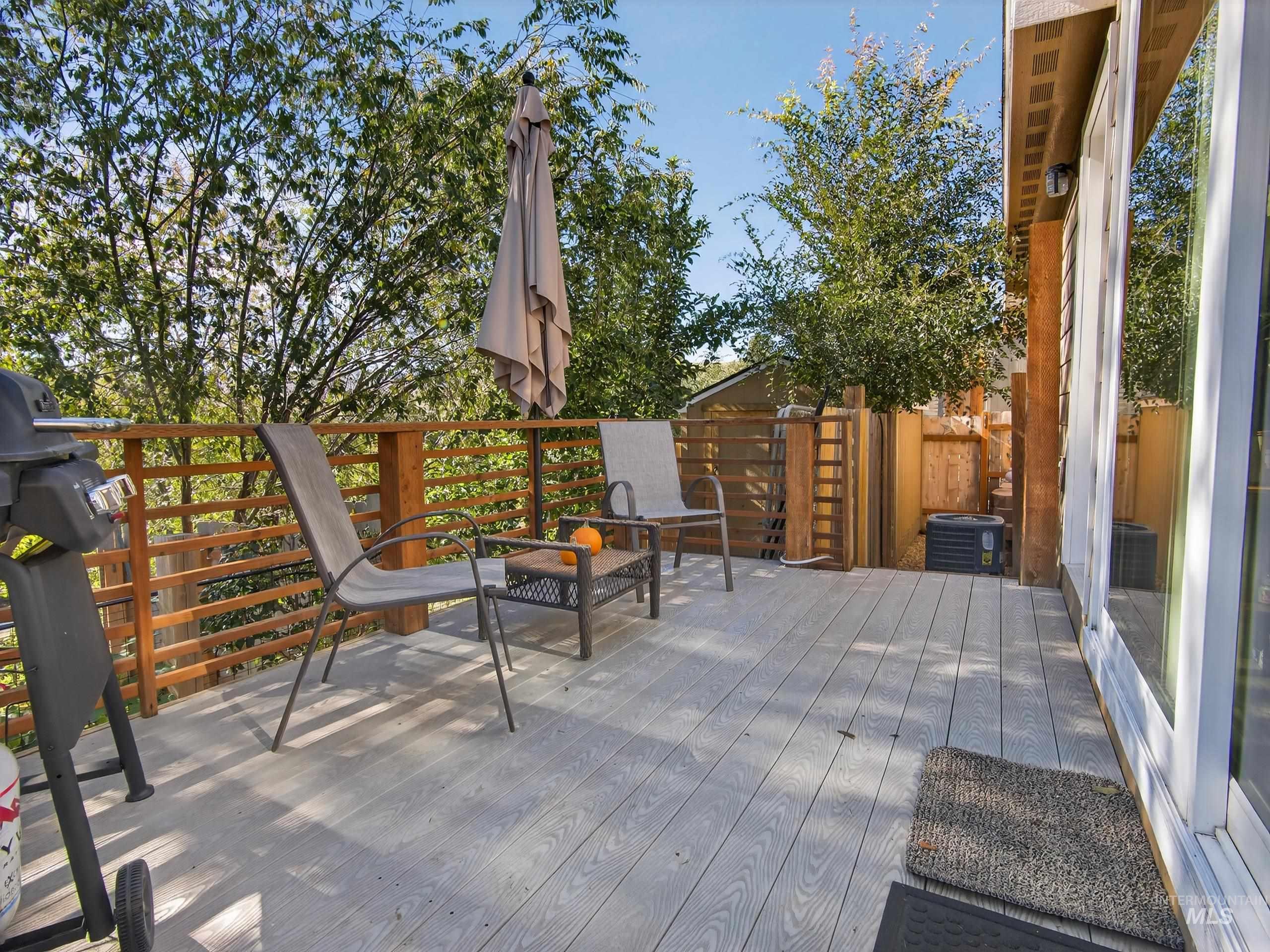 116 S Riverside Dr, Horseshoe Bend, Idaho 83629, 3 Bedrooms, 2 Bathrooms, Residential For Sale, Price $364,000,MLS 98965432