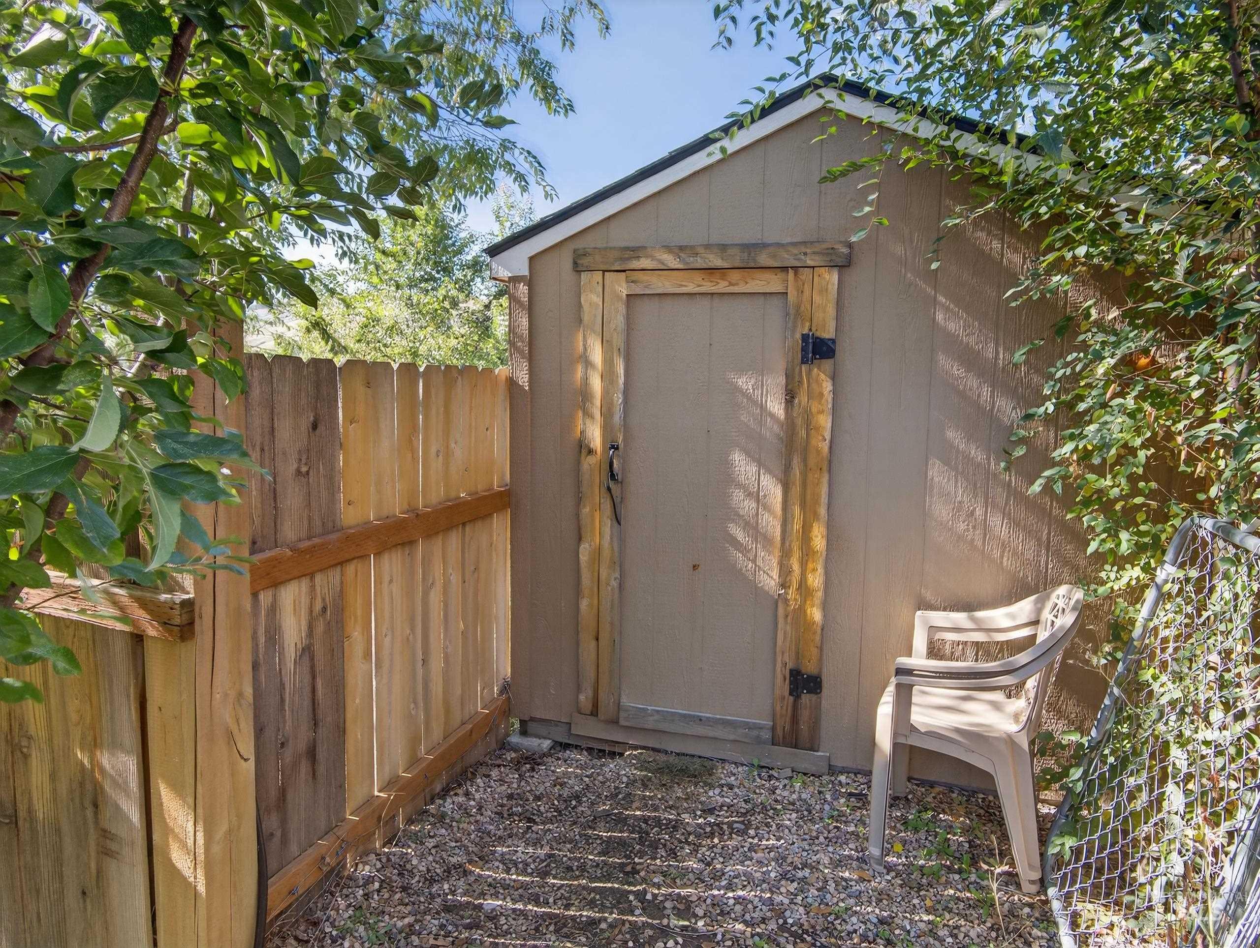 116 S Riverside Dr, Horseshoe Bend, Idaho 83629, 3 Bedrooms, 2 Bathrooms, Residential For Sale, Price $364,000,MLS 98965432