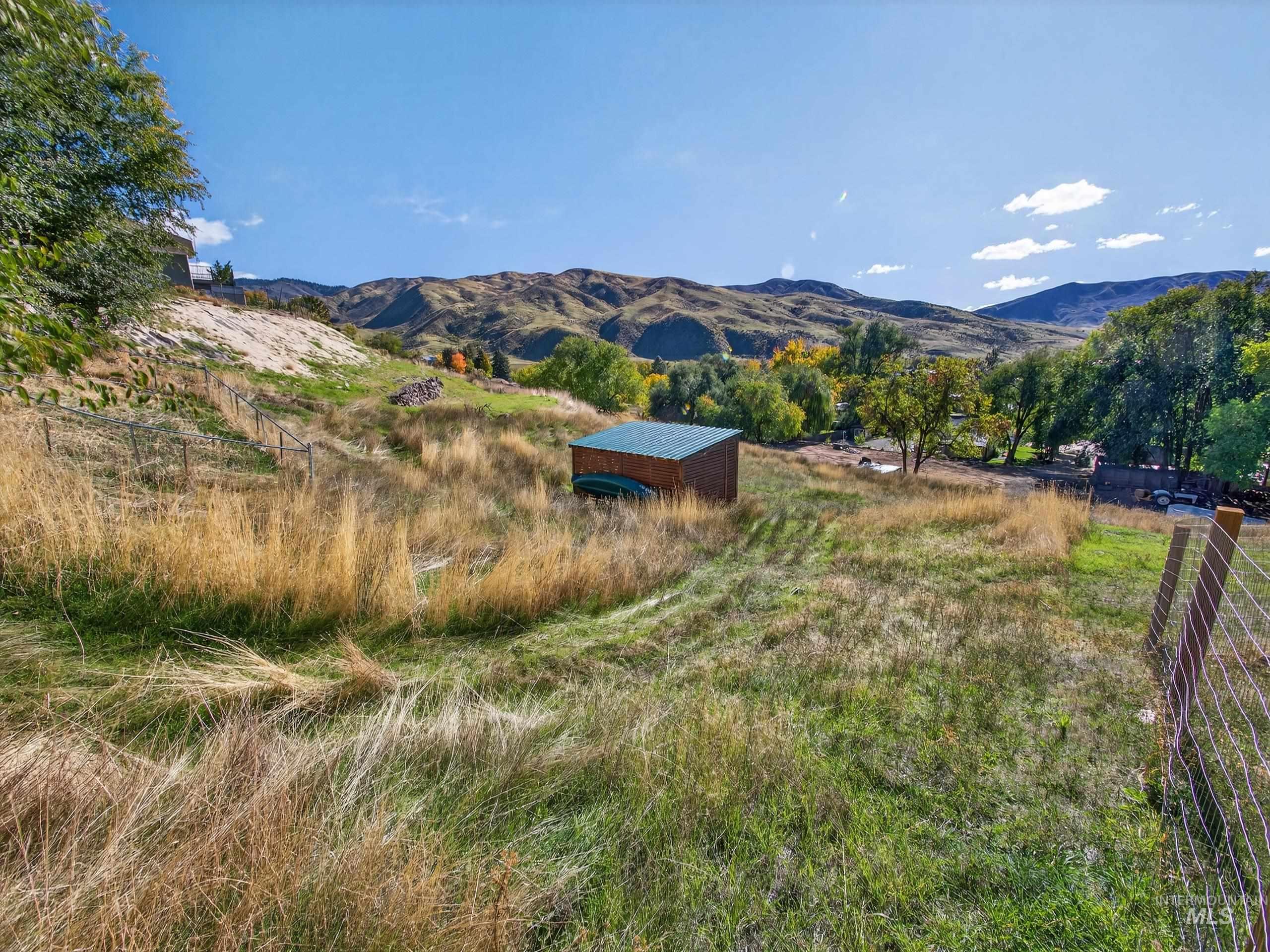 116 S Riverside Dr, Horseshoe Bend, Idaho 83629, 3 Bedrooms, 2 Bathrooms, Residential For Sale, Price $364,000,MLS 98965432