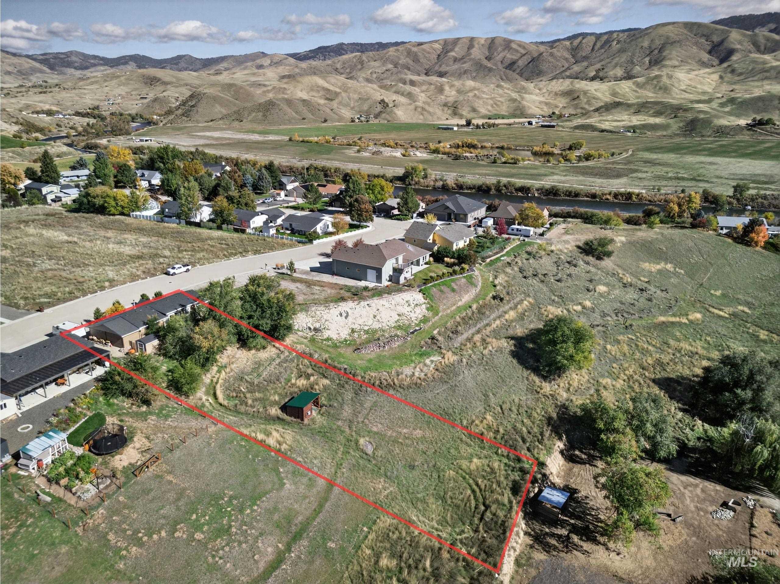 116 S Riverside Dr, Horseshoe Bend, Idaho 83629, 3 Bedrooms, 2 Bathrooms, Residential For Sale, Price $364,000,MLS 98965432
