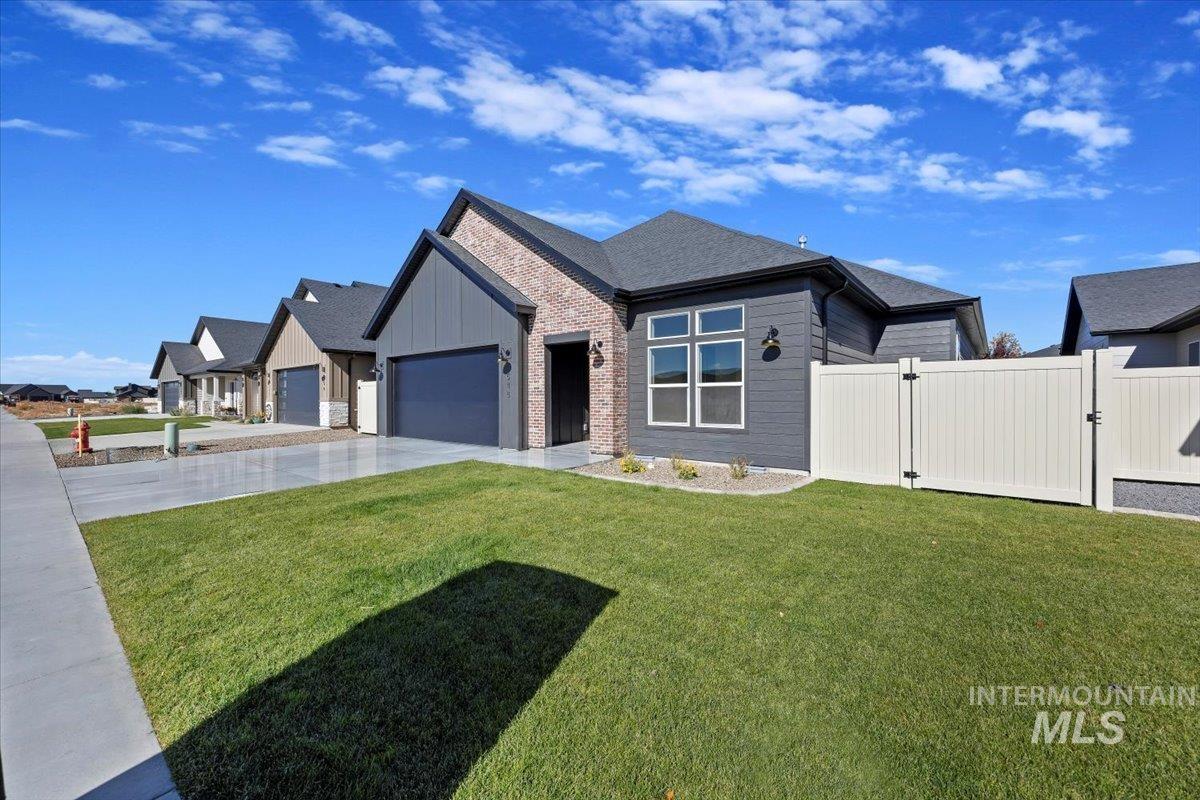 548 Falling Leaf Lane, Twin Falls, Idaho 83301, 3 Bedrooms, 2 Bathrooms, Residential For Sale, Price $540,000, 98965445