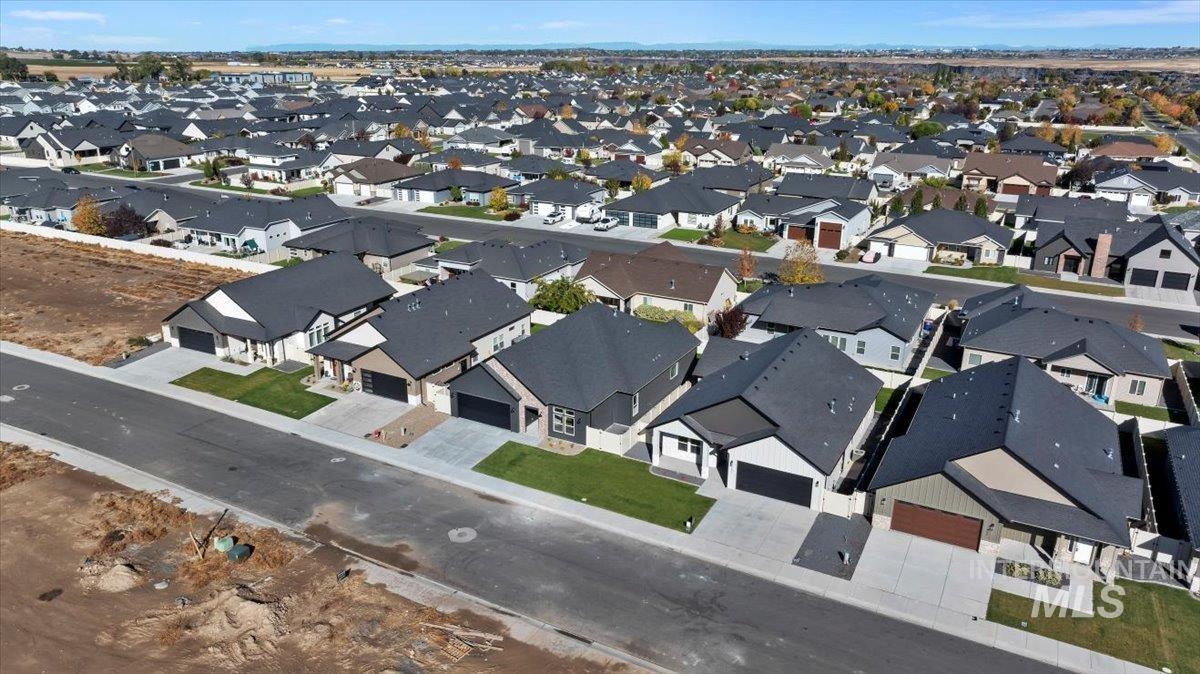 548 Falling Leaf Lane, Twin Falls, Idaho 83301, 3 Bedrooms, 2 Bathrooms, Residential For Sale, Price $540,000, 98965445