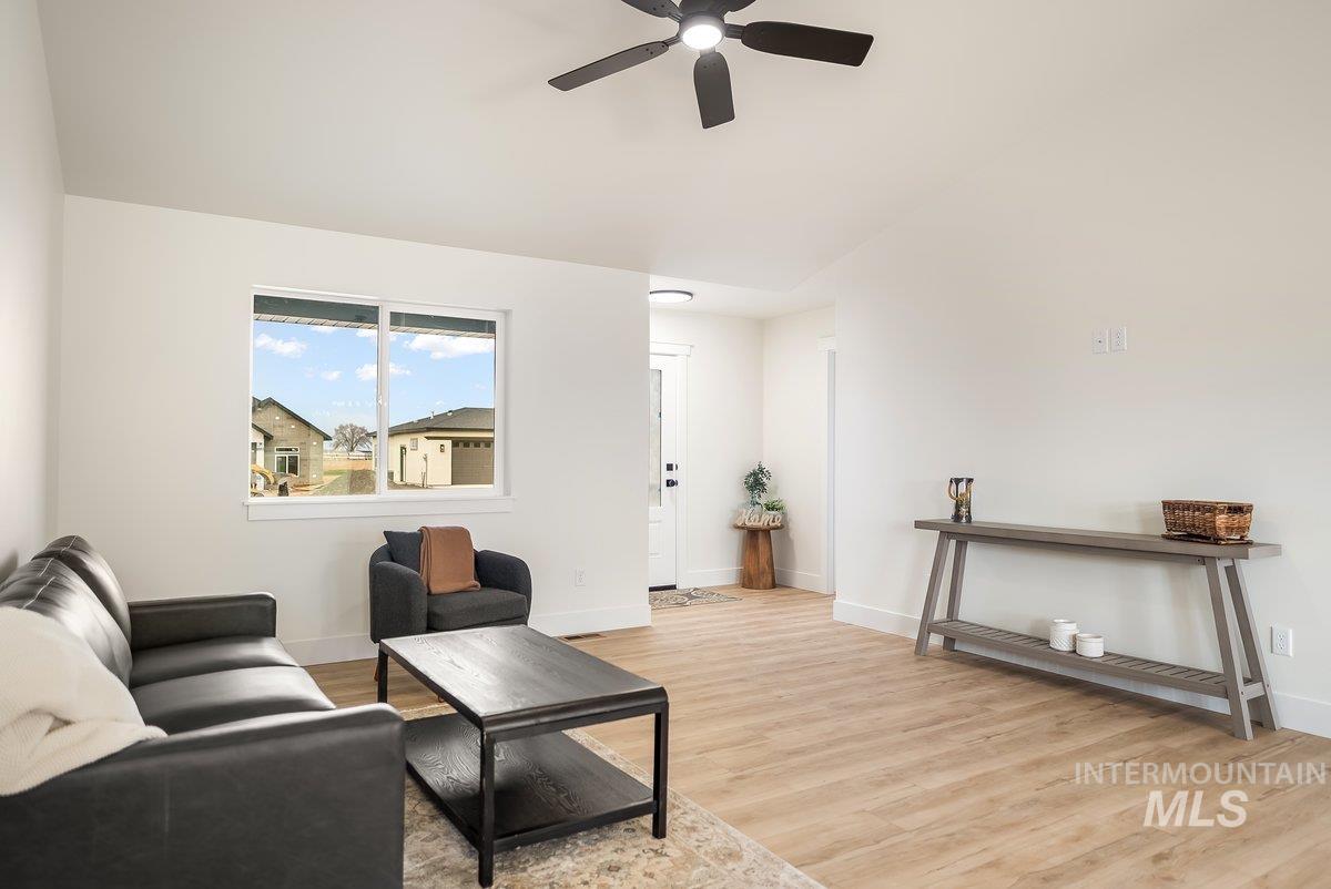 1003 E 23rd Ave., Jerome, Idaho 83338, 4 Bedrooms, 2 Bathrooms, Residential For Sale, Price $379,900, 98965455