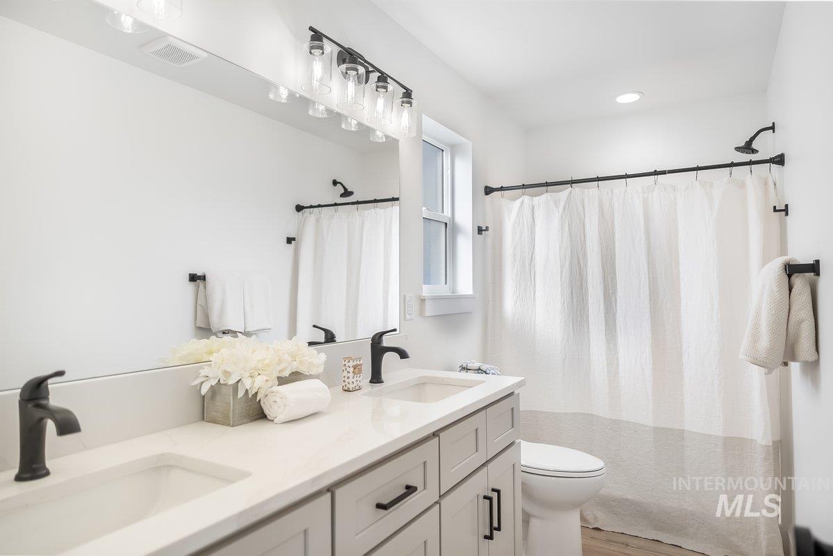 1003 E 23rd Ave., Jerome, Idaho 83338, 4 Bedrooms, 2 Bathrooms, Residential For Sale, Price $379,900, 98965455