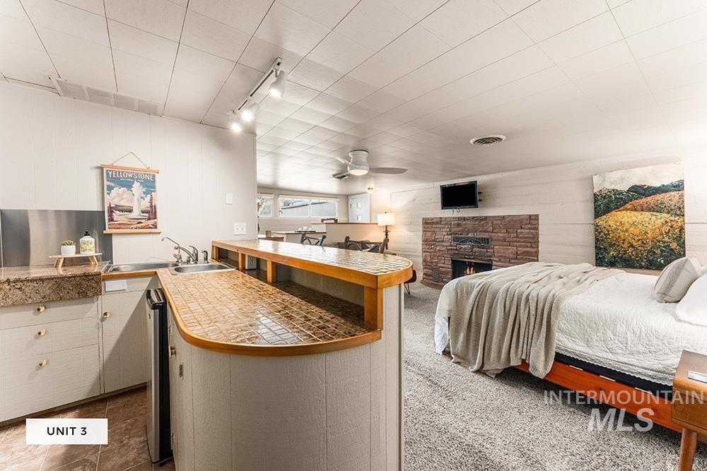 4480 N Kitsap Way, Boise, Idaho 83703, 2 Bedrooms, 1 Bathroom, Residential Income For Sale, Price $950,000, 98965464