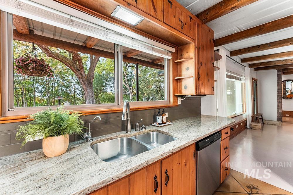 4480 N Kitsap Way, Boise, Idaho 83703, 2 Bedrooms, 1 Bathroom, Residential Income For Sale, Price $950,000, 98965464