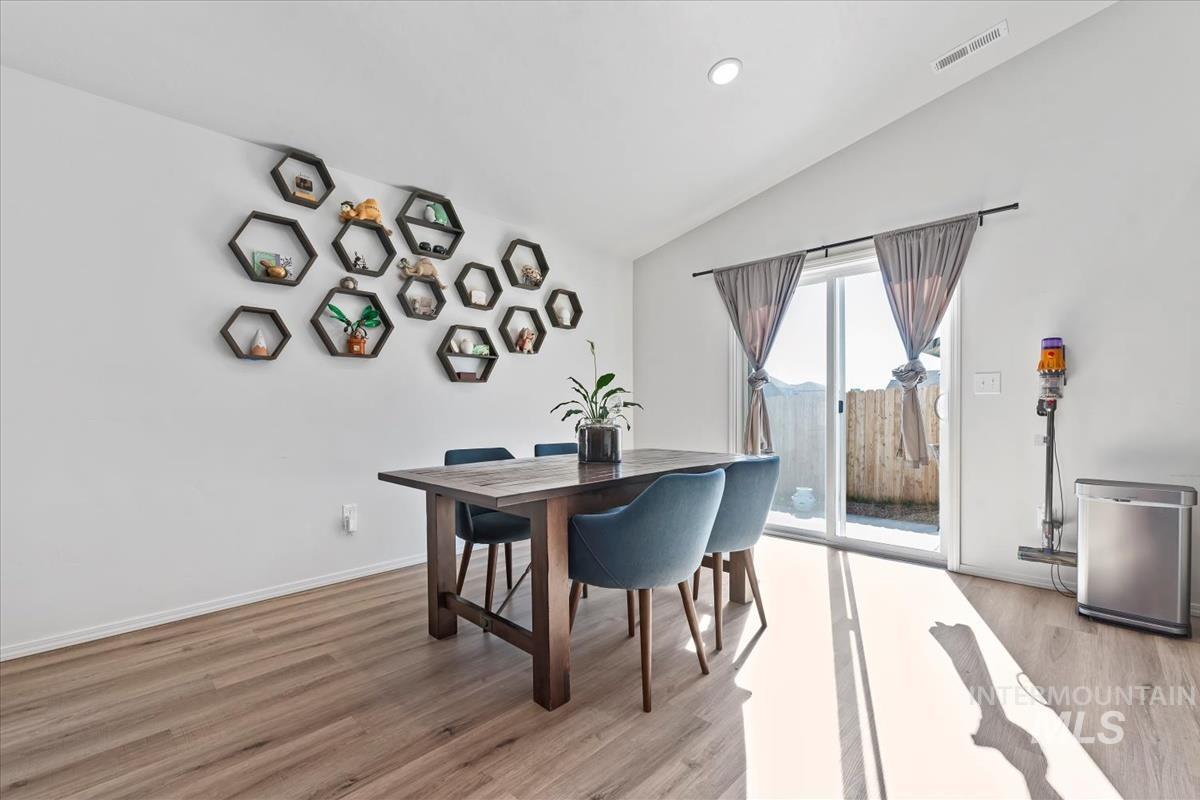 1025 SW Sparrow Pl, Mountain Home, Idaho 83647, 4 Bedrooms, 2 Bathrooms, Residential For Sale, Price $394,500,MLS 98965485