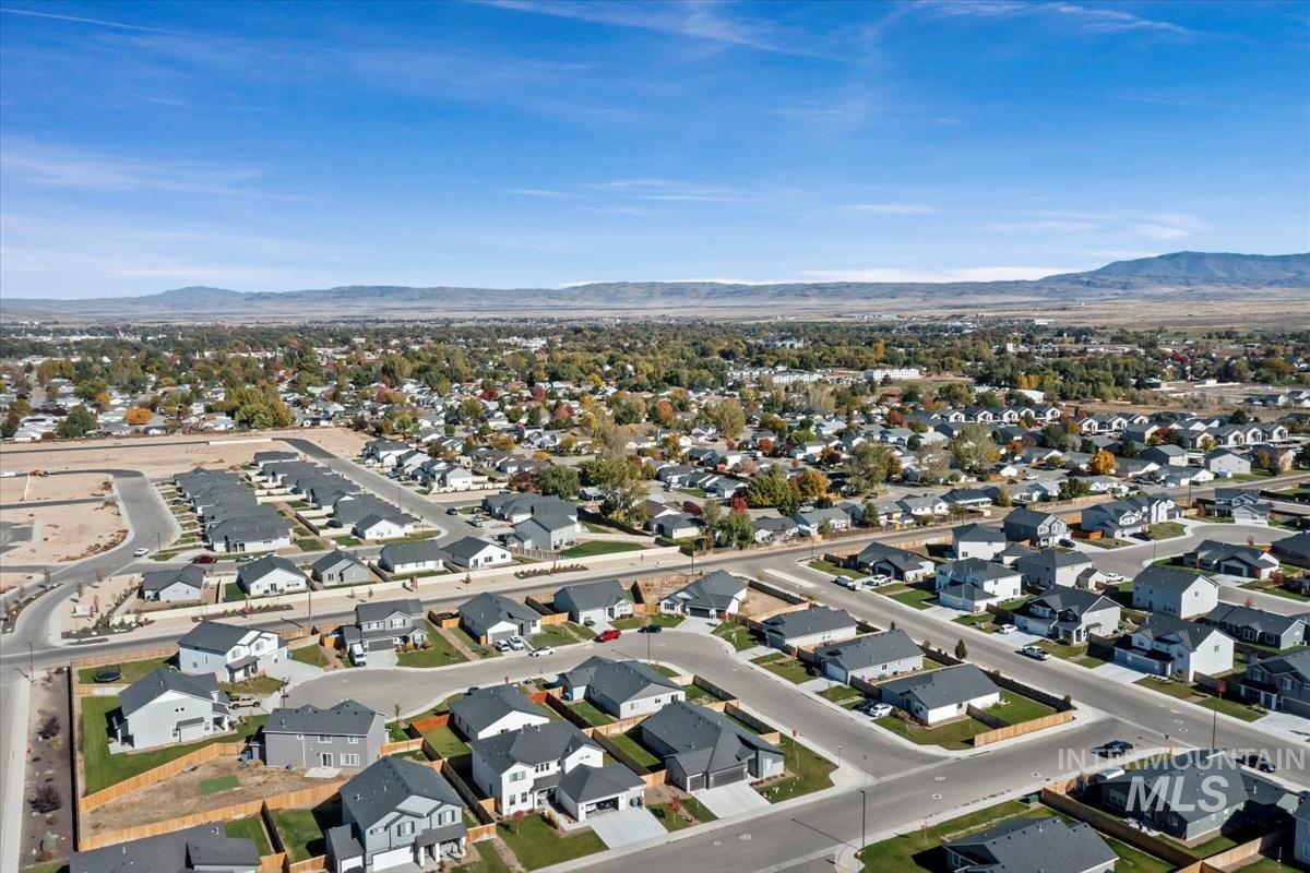 1025 SW Sparrow Pl, Mountain Home, Idaho 83647, 4 Bedrooms, 2 Bathrooms, Residential For Sale, Price $394,500,MLS 98965485