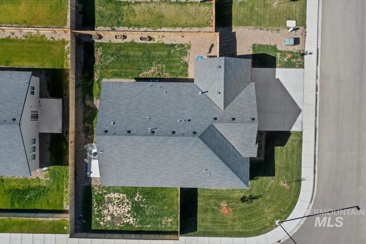 1025 SW Sparrow Pl, Mountain Home, Idaho 83647, 4 Bedrooms, 2 Bathrooms, Residential For Sale, Price $394,500,MLS 98965485