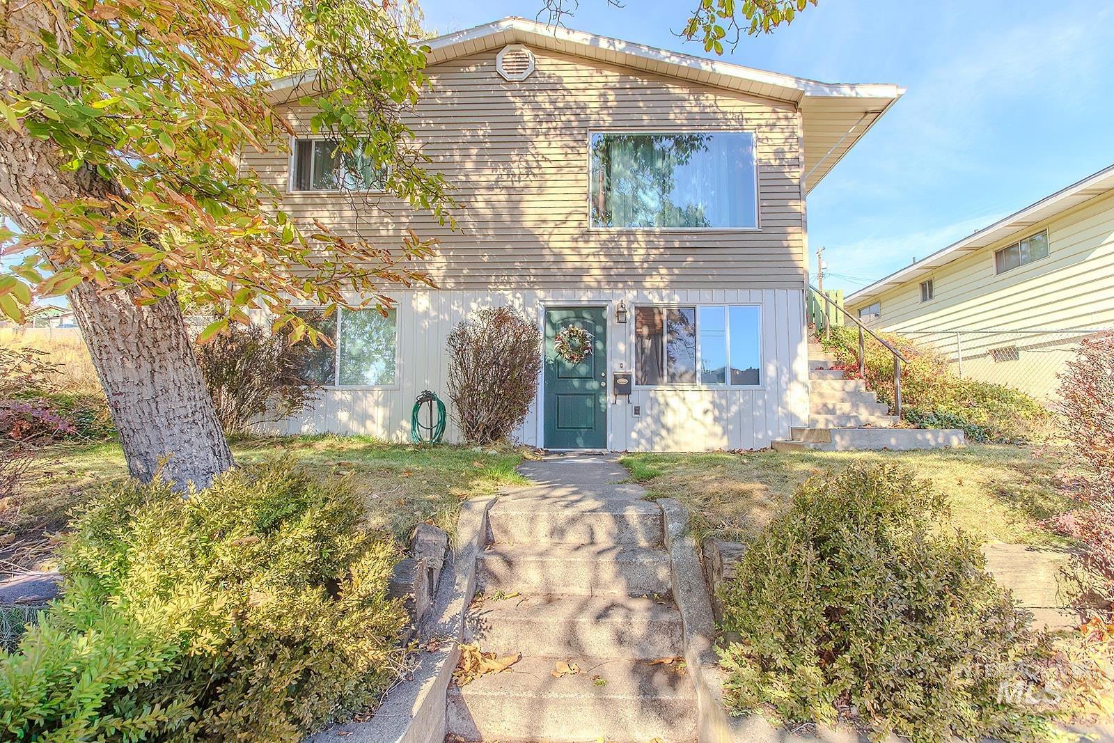 1017 16th Ave, Lewiston, Idaho 83501, 3 Bedrooms, 2 Bathrooms, Residential For Sale, Price $325,000,MLS 98965488