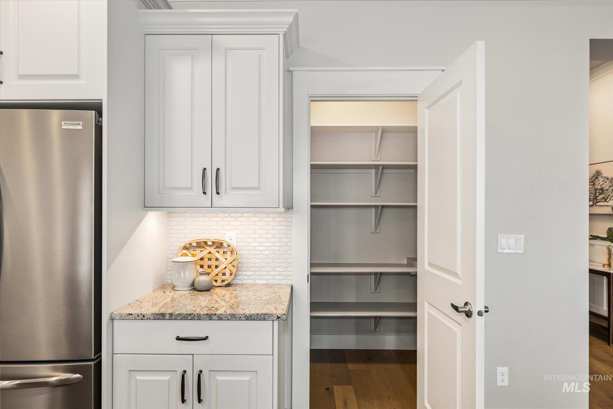 801 E Crest Ridge Dr, Meridian, Idaho 83642, 4 Bedrooms, 3 Bathrooms, Residential For Sale, Price $675,000,MLS 98965509