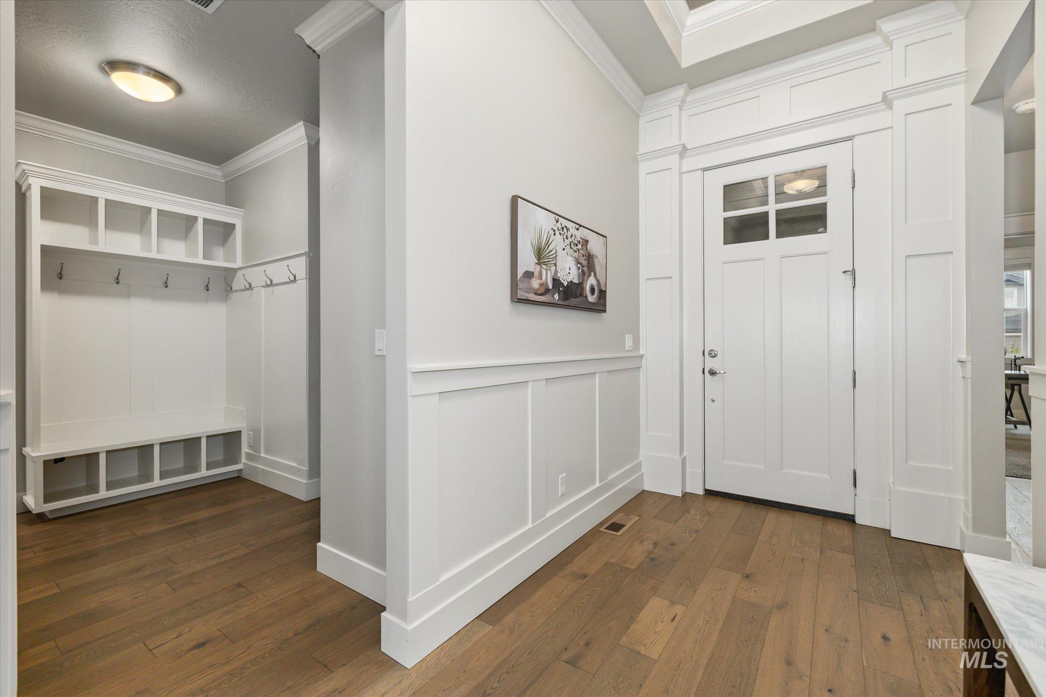 801 E Crest Ridge Dr, Meridian, Idaho 83642, 4 Bedrooms, 3 Bathrooms, Residential For Sale, Price $675,000,MLS 98965509