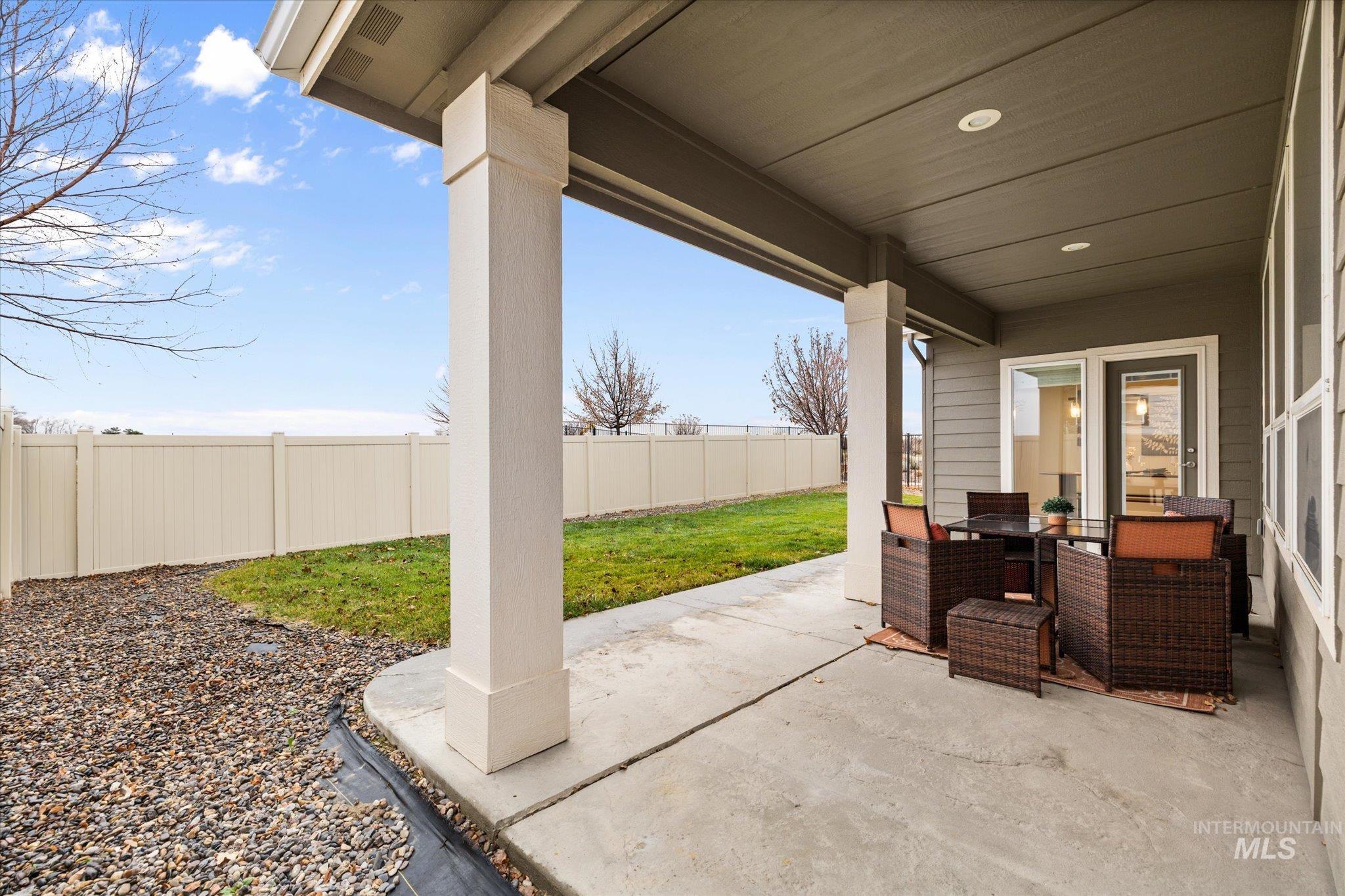 801 E Crest Ridge Dr, Meridian, Idaho 83642, 4 Bedrooms, 3 Bathrooms, Residential For Sale, Price $675,000,MLS 98965509