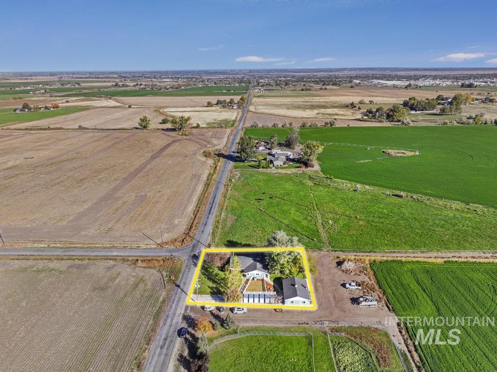 3648 N. 2800 E., Twin Falls, Idaho 83301, 4 Bedrooms, 3 Bathrooms, Residential For Sale, Price $485,000,MLS 98965518