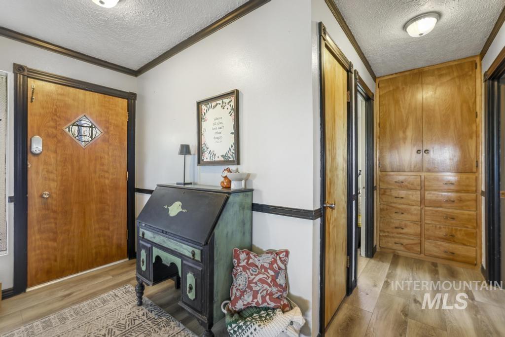 3648 N. 2800 E., Twin Falls, Idaho 83301, 4 Bedrooms, 3 Bathrooms, Residential For Sale, Price $485,000,MLS 98965518